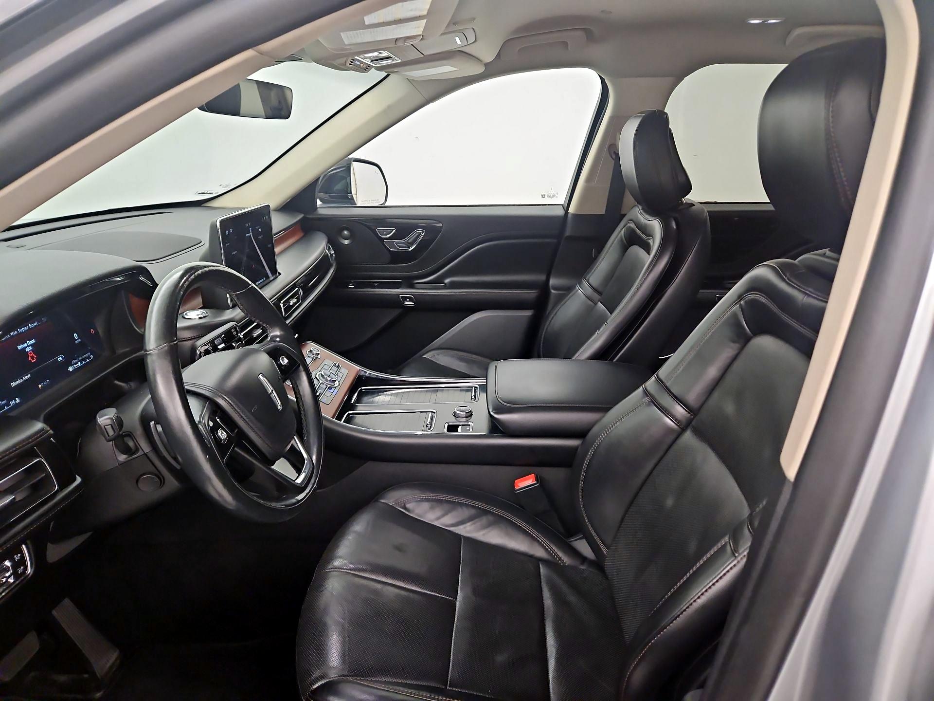 Thumbnail: 2020 Lincoln Aviator - 11