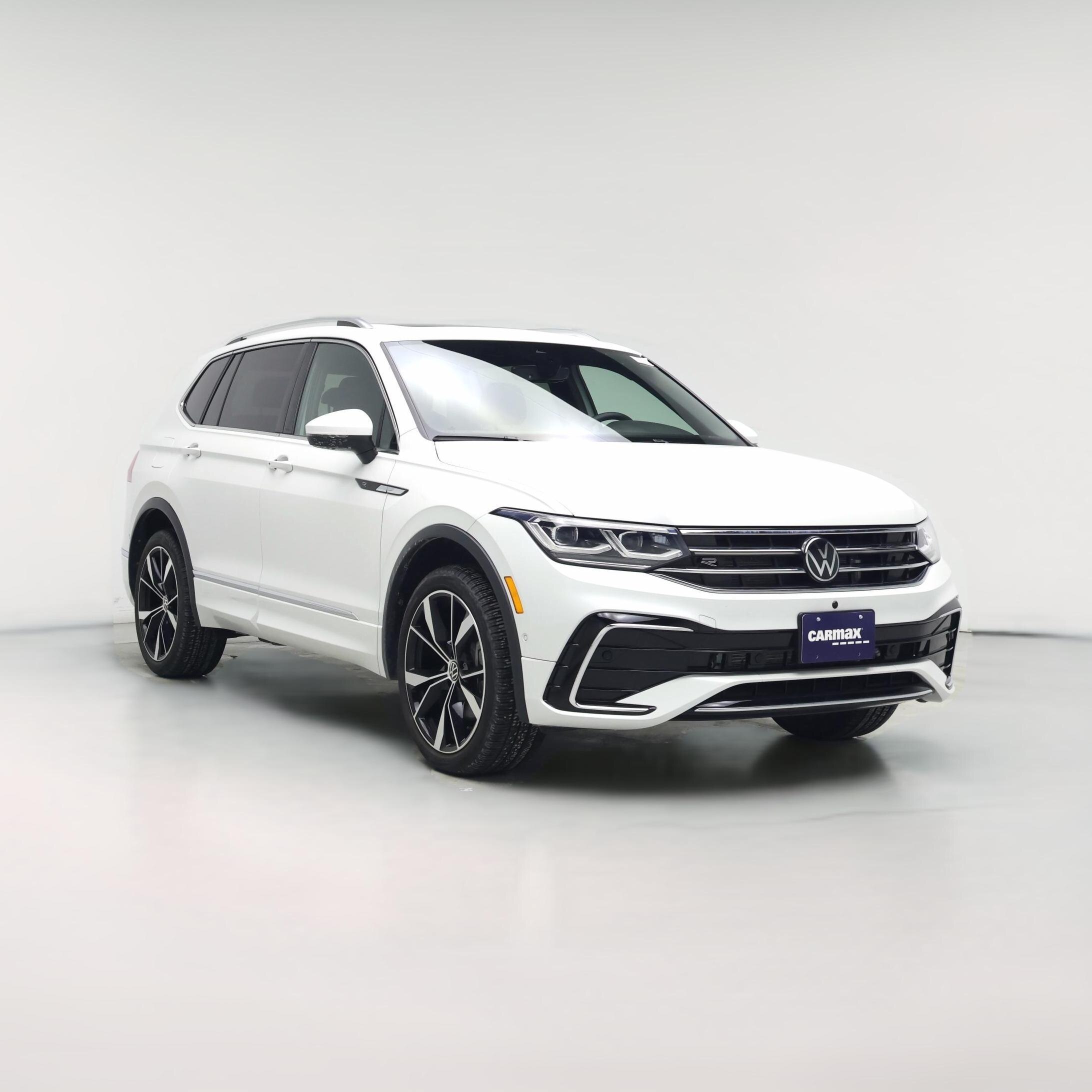 Thumbnail: 2023 Volkswagen Tiguan - 1