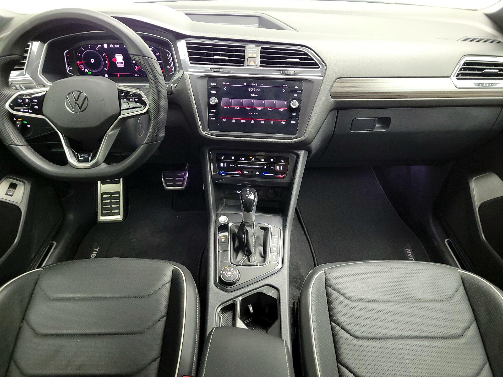 Thumbnail: 2023 Volkswagen Tiguan - 9