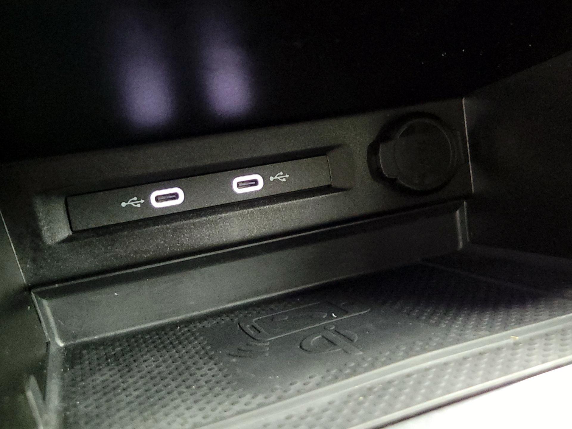 Thumbnail: 2023 Volkswagen Tiguan - 18