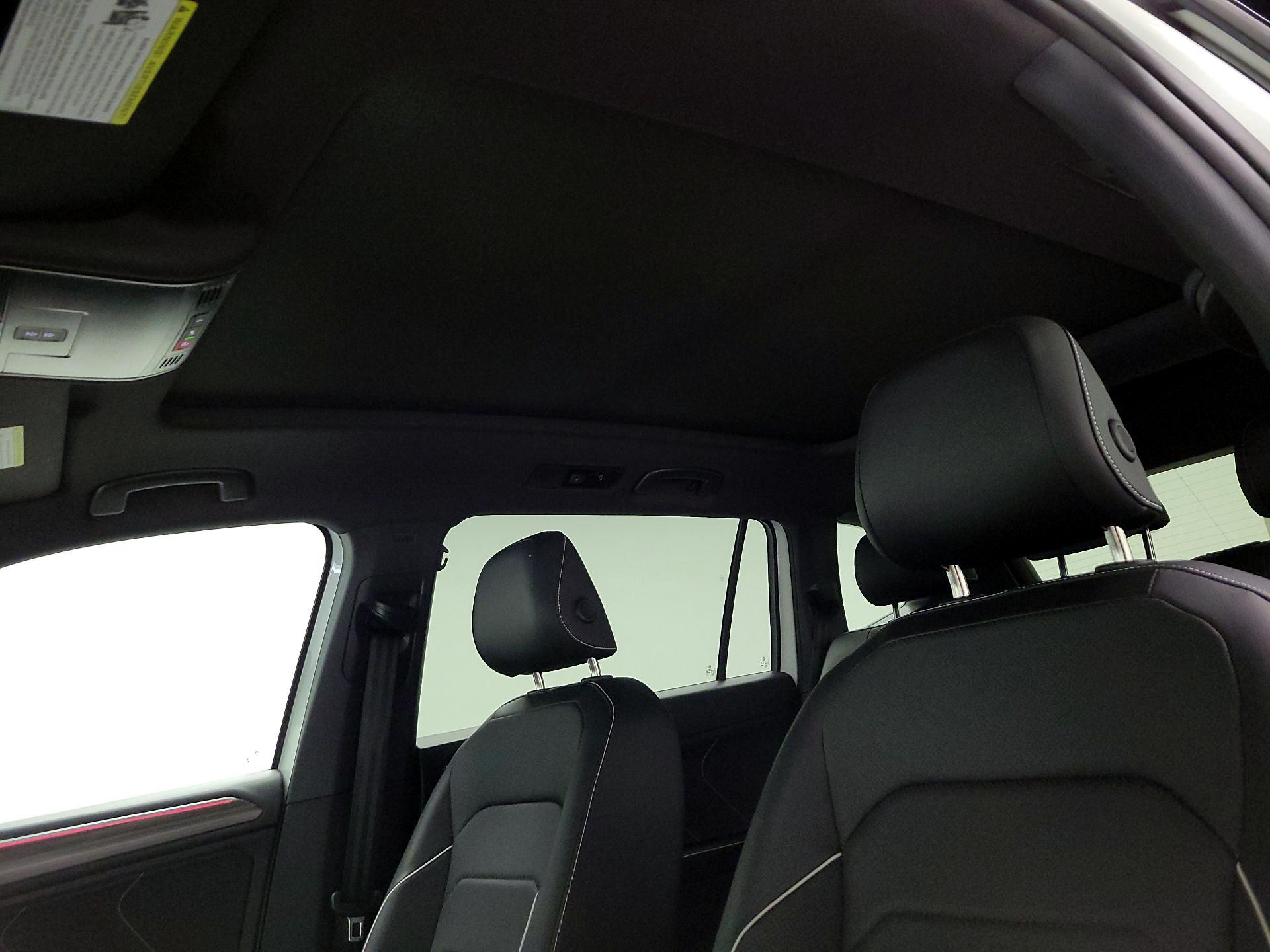 Thumbnail: 2023 Volkswagen Tiguan - 19