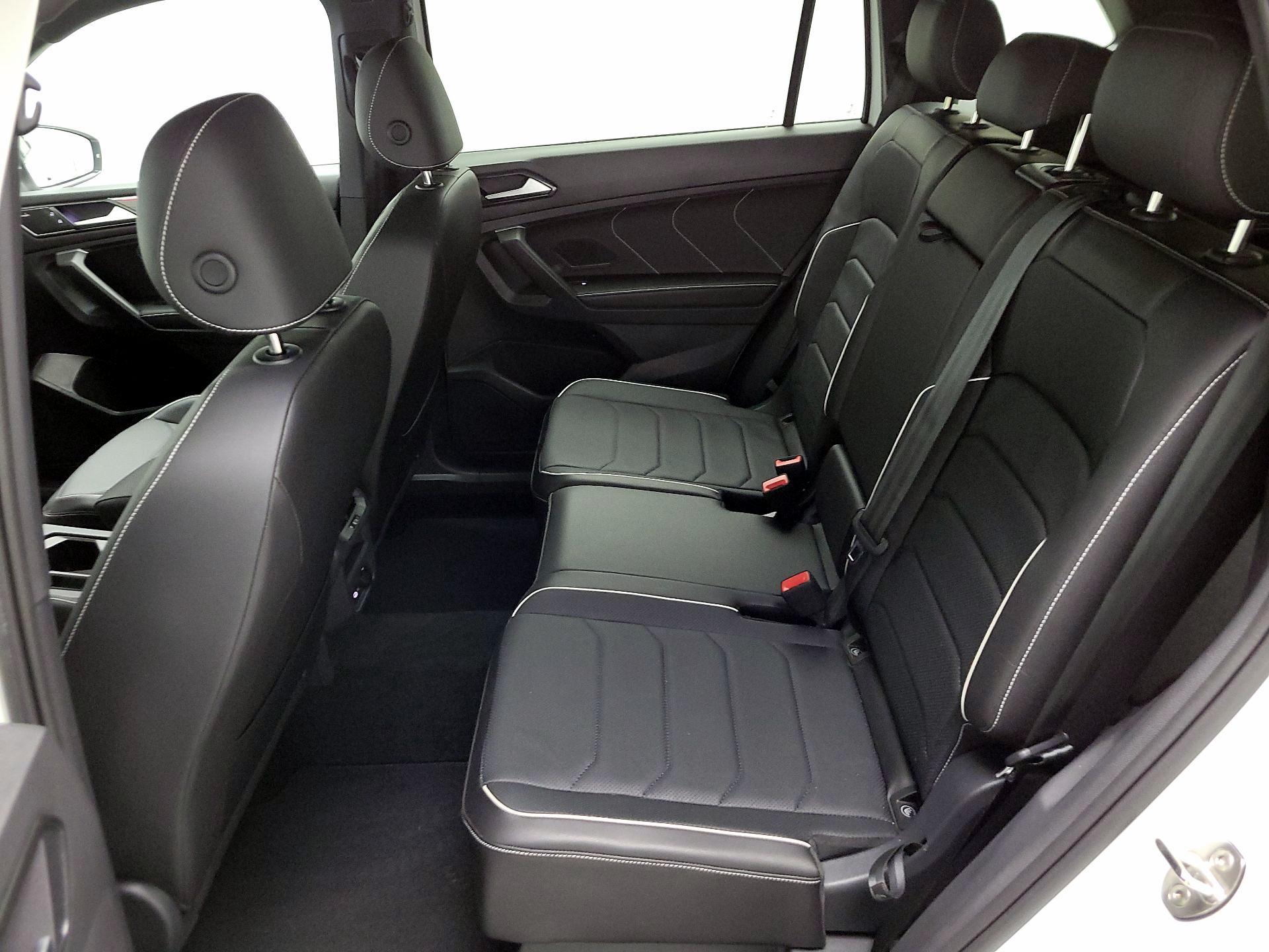 Thumbnail: 2023 Volkswagen Tiguan - 20