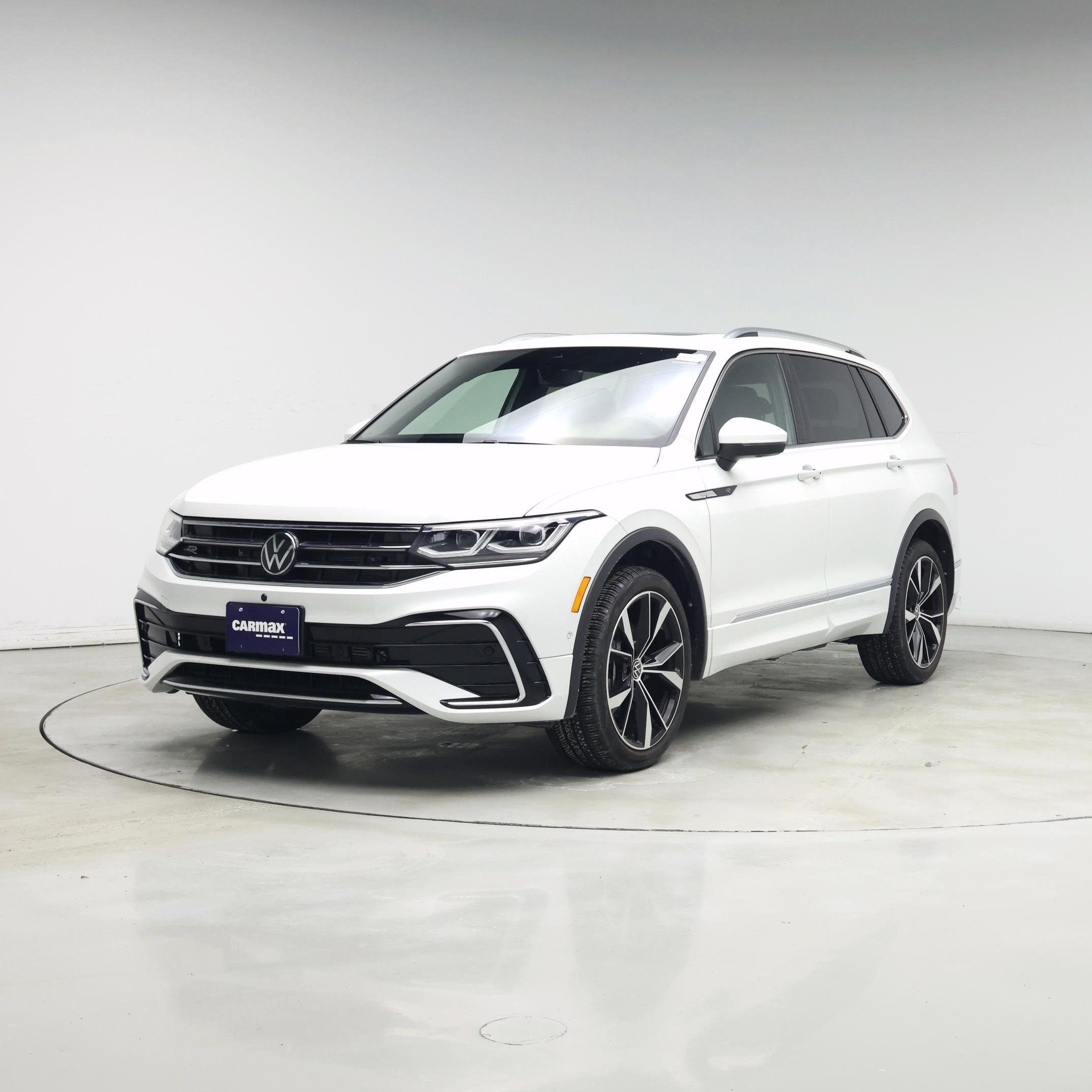 Thumbnail: 2023 Volkswagen Tiguan - 4