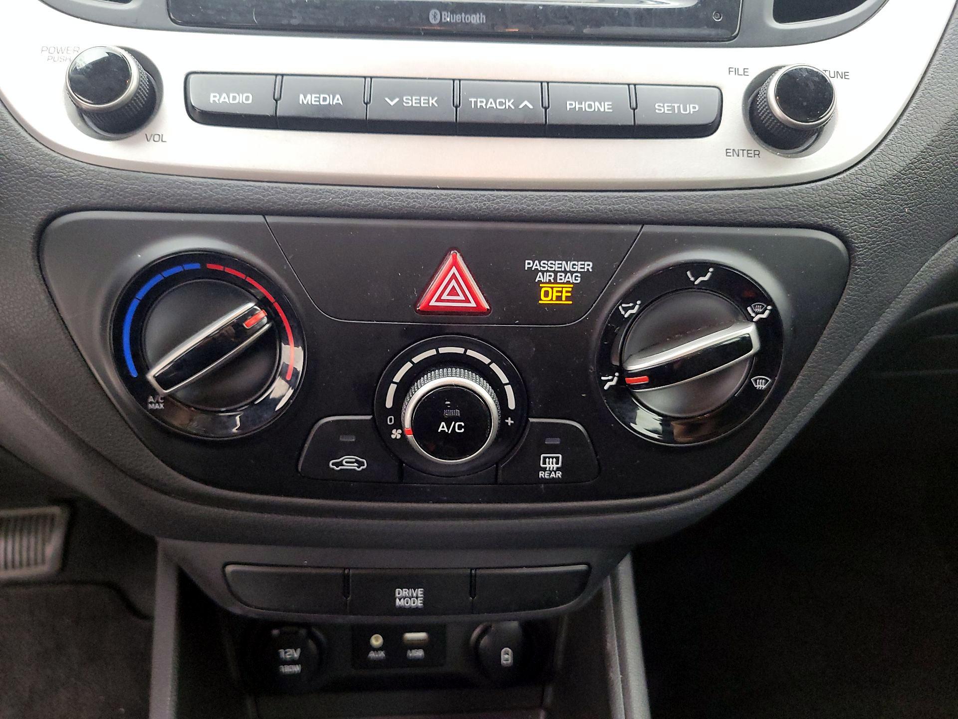 Thumbnail: 2022 Hyundai Accent - 16