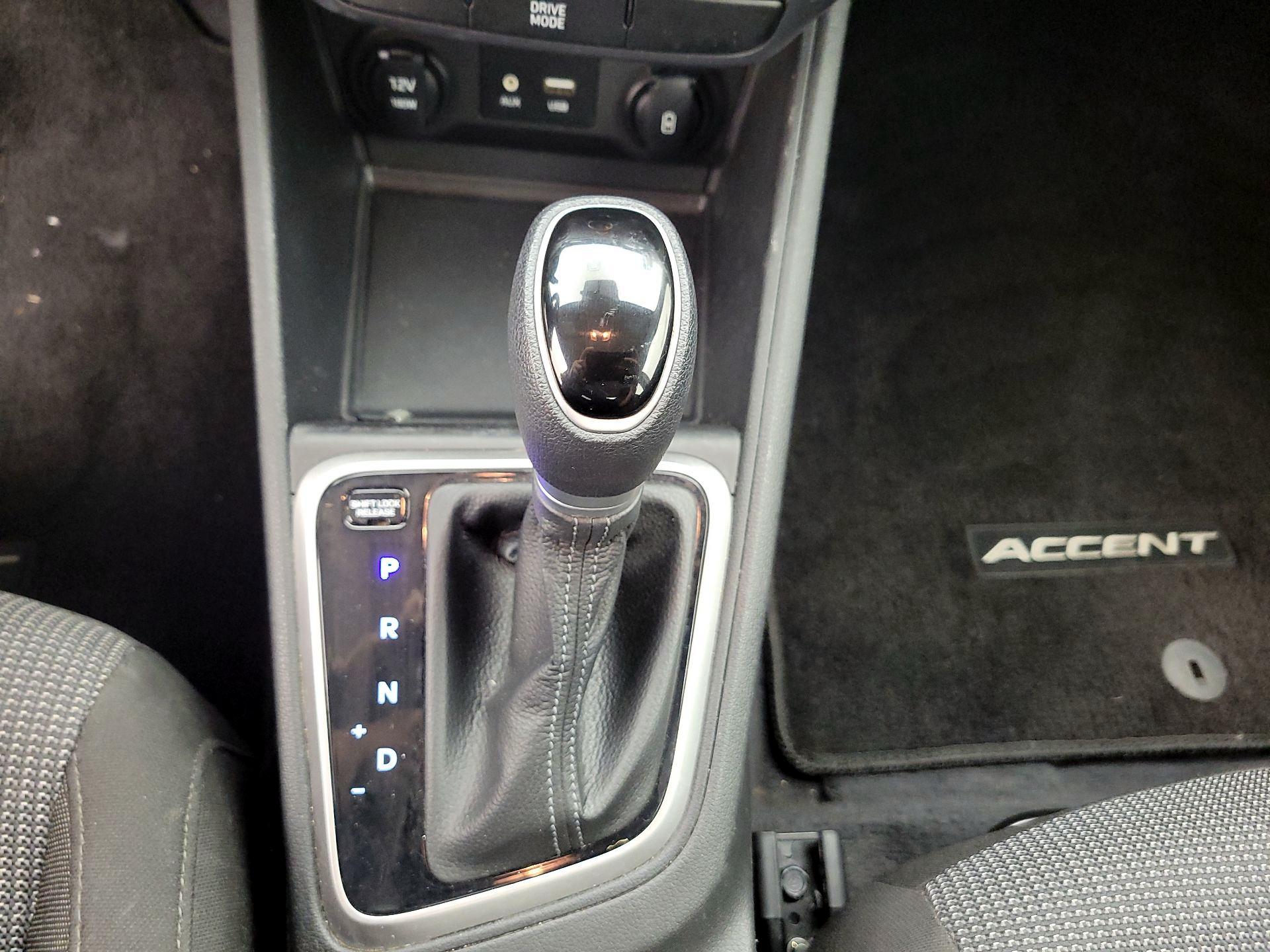 Thumbnail: 2022 Hyundai Accent - 17