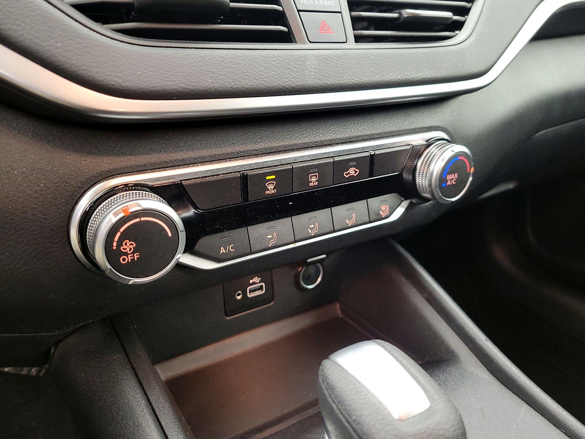 Thumbnail: 2022 Nissan Altima - 16