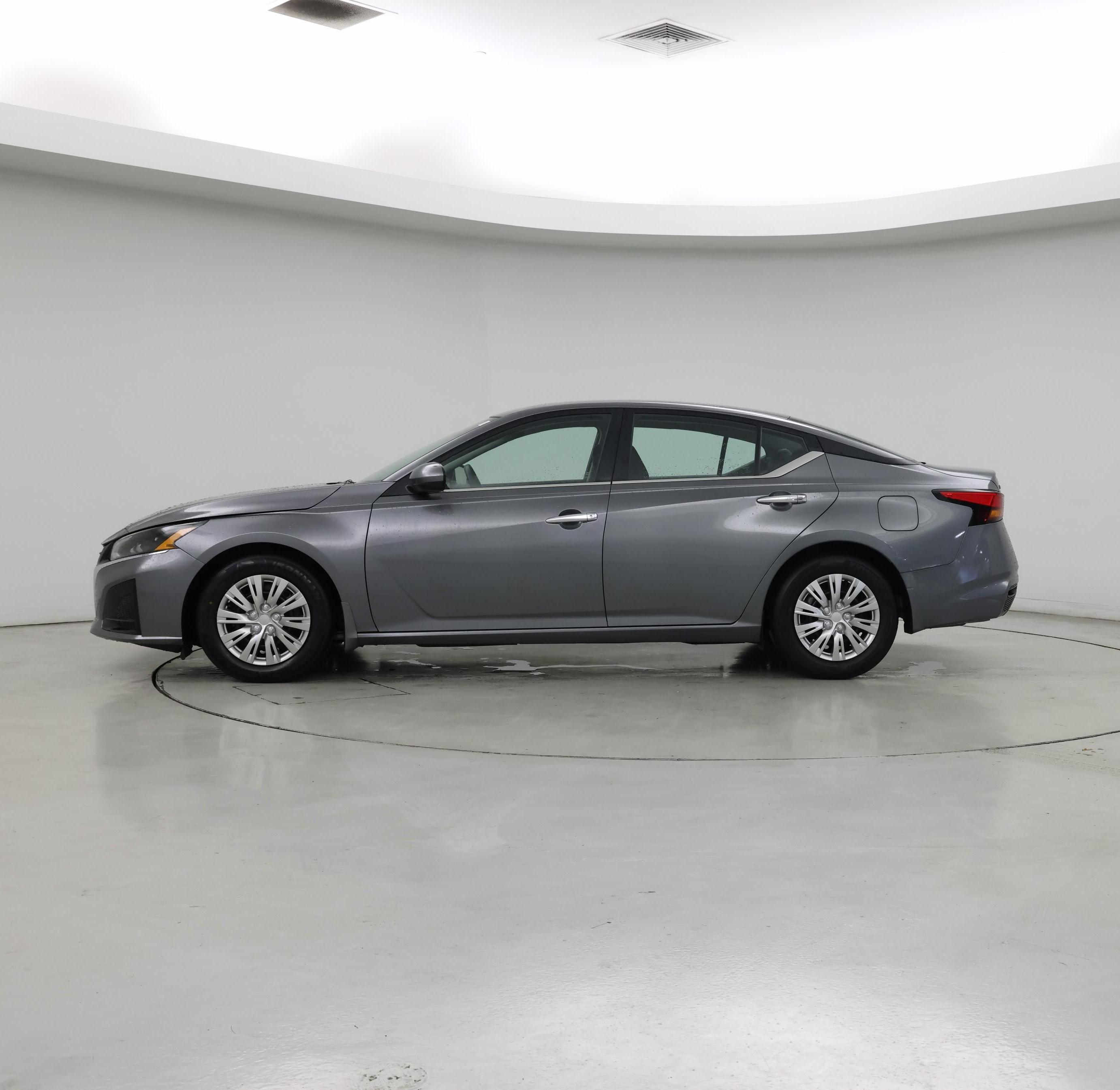 Thumbnail: 2023 Nissan Altima - 3