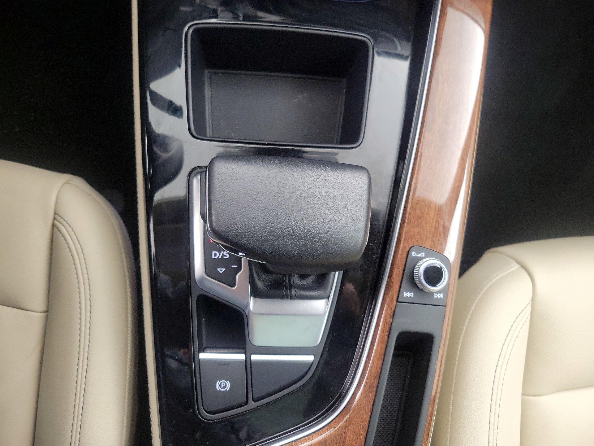 Thumbnail: 2023 Audi A4 - 17