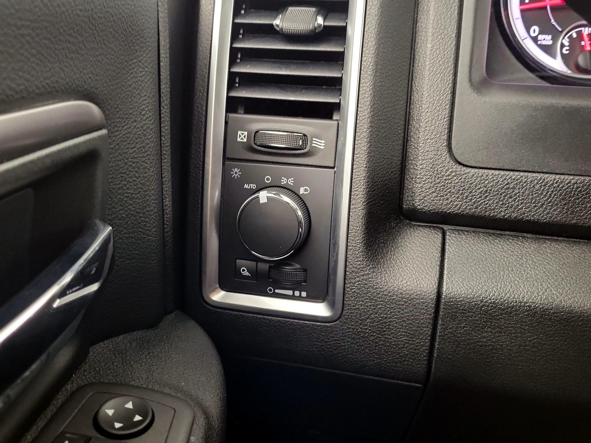 Thumbnail: 2022 RAM 1500 Classic - 11