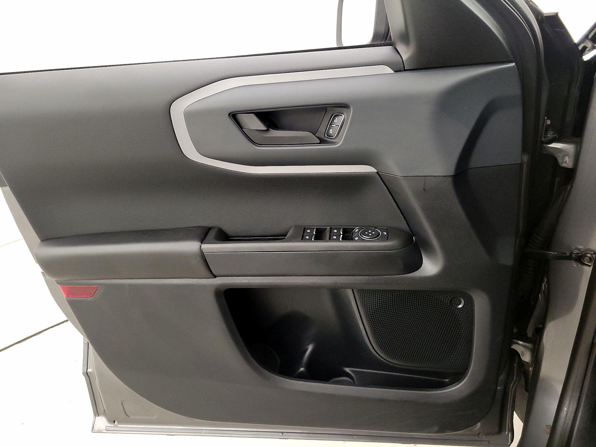 Thumbnail: 2022 Ford Bronco Sport - 12