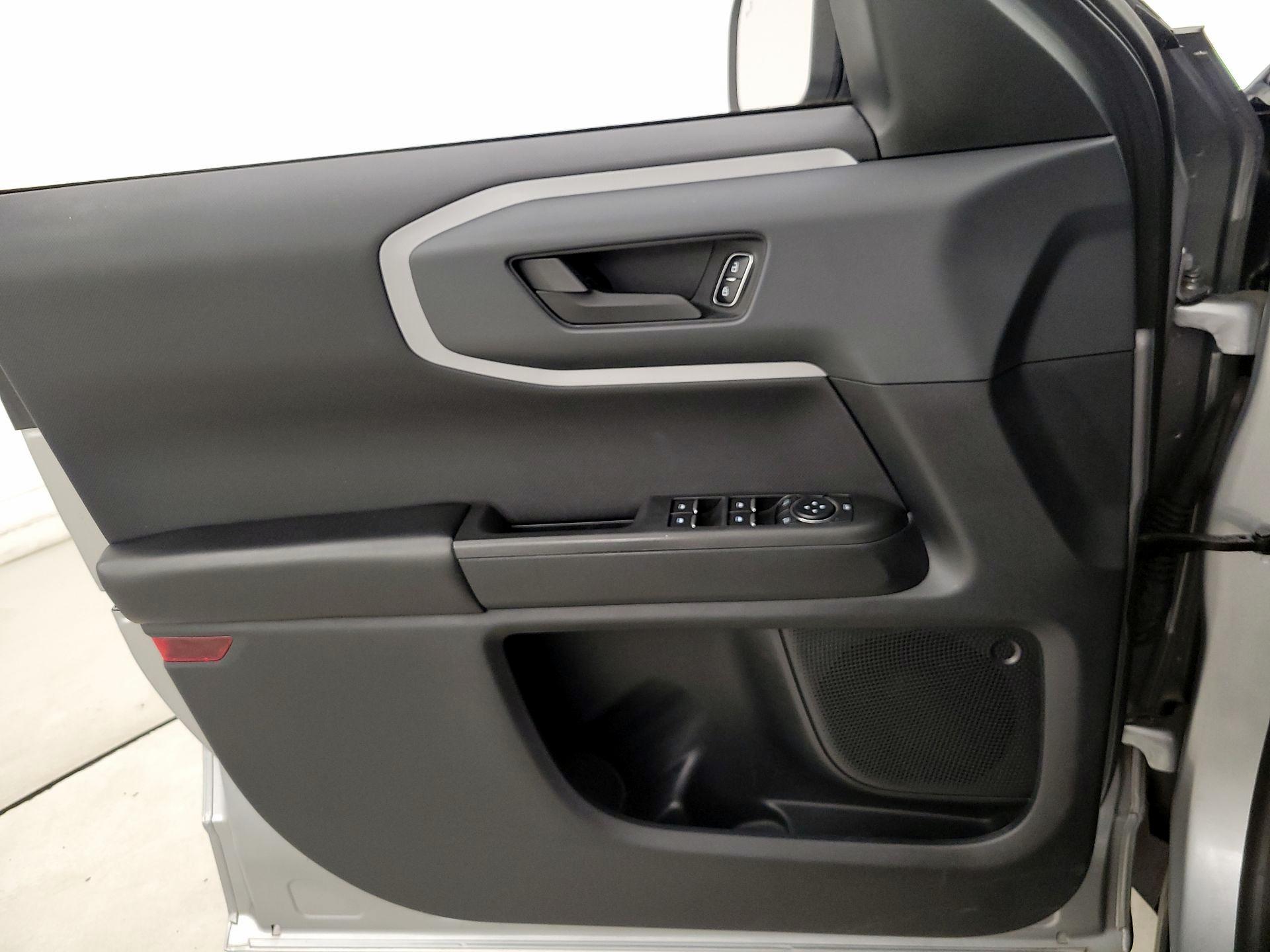 Thumbnail: 2022 Ford Bronco Sport - 12