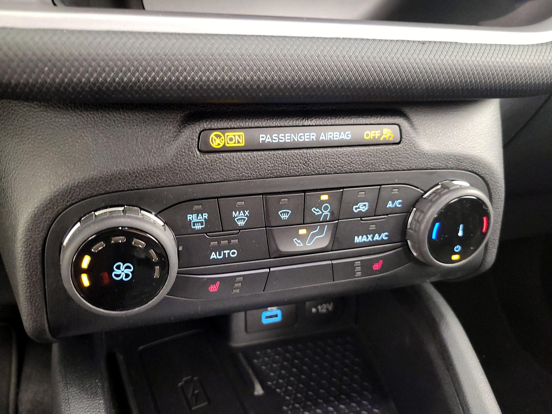 Thumbnail: 2022 Ford Bronco Sport - 16