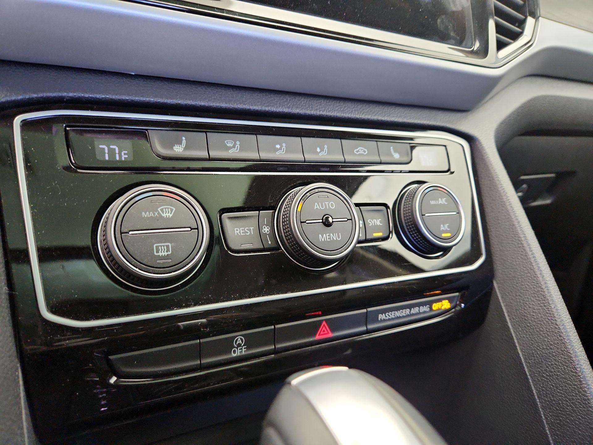 Thumbnail: 2022 Volkswagen Atlas - 16