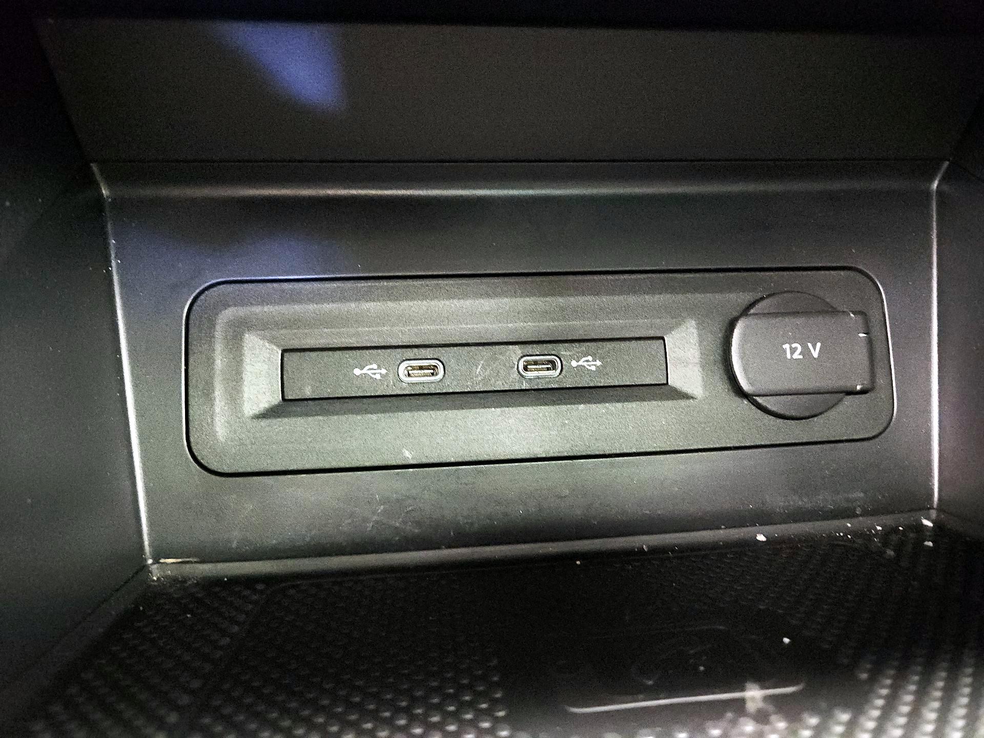 Thumbnail: 2022 Volkswagen Atlas - 18