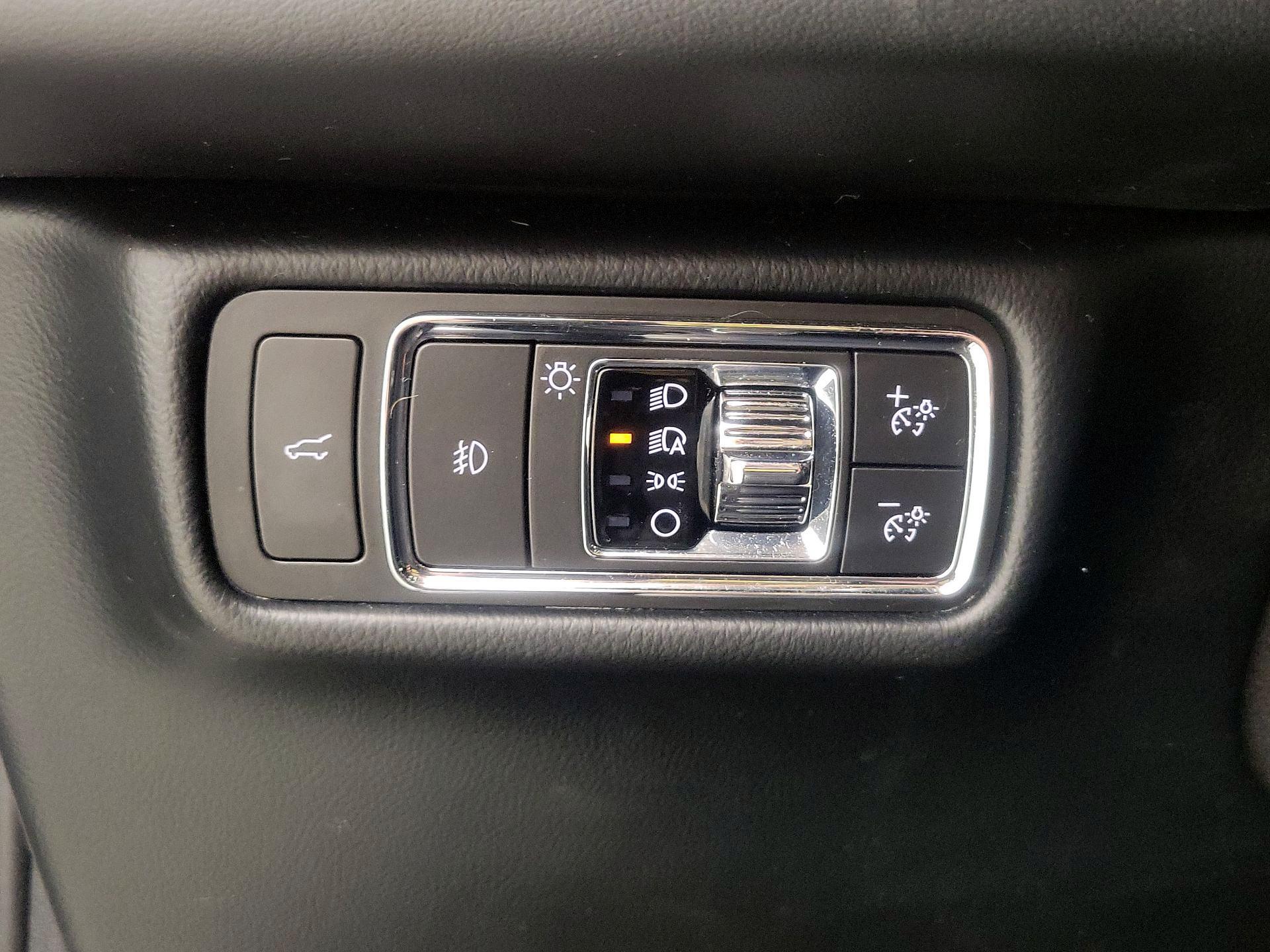 Thumbnail: 2021 Lincoln Aviator - 13