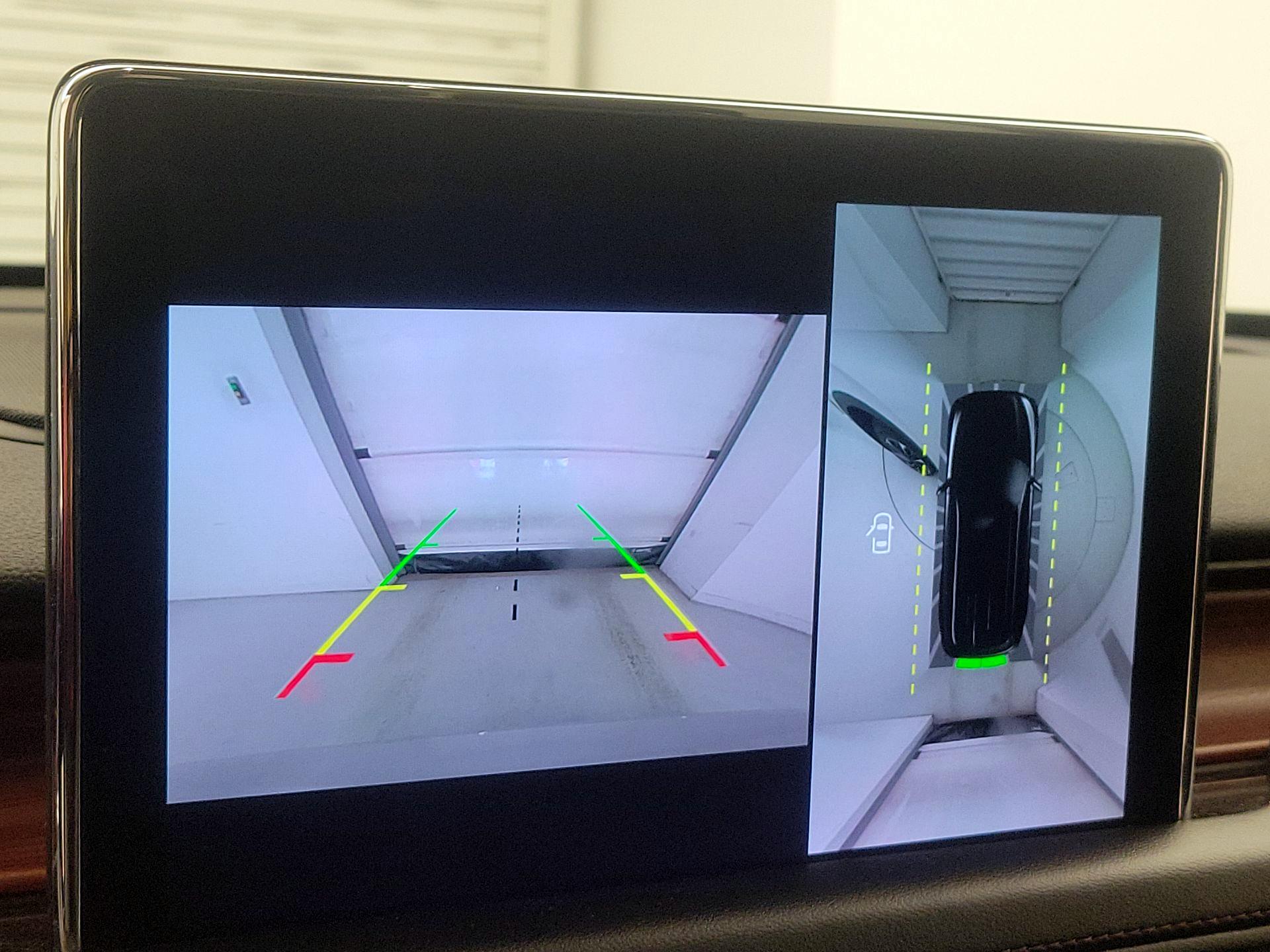 Thumbnail: 2021 Lincoln Aviator - 15