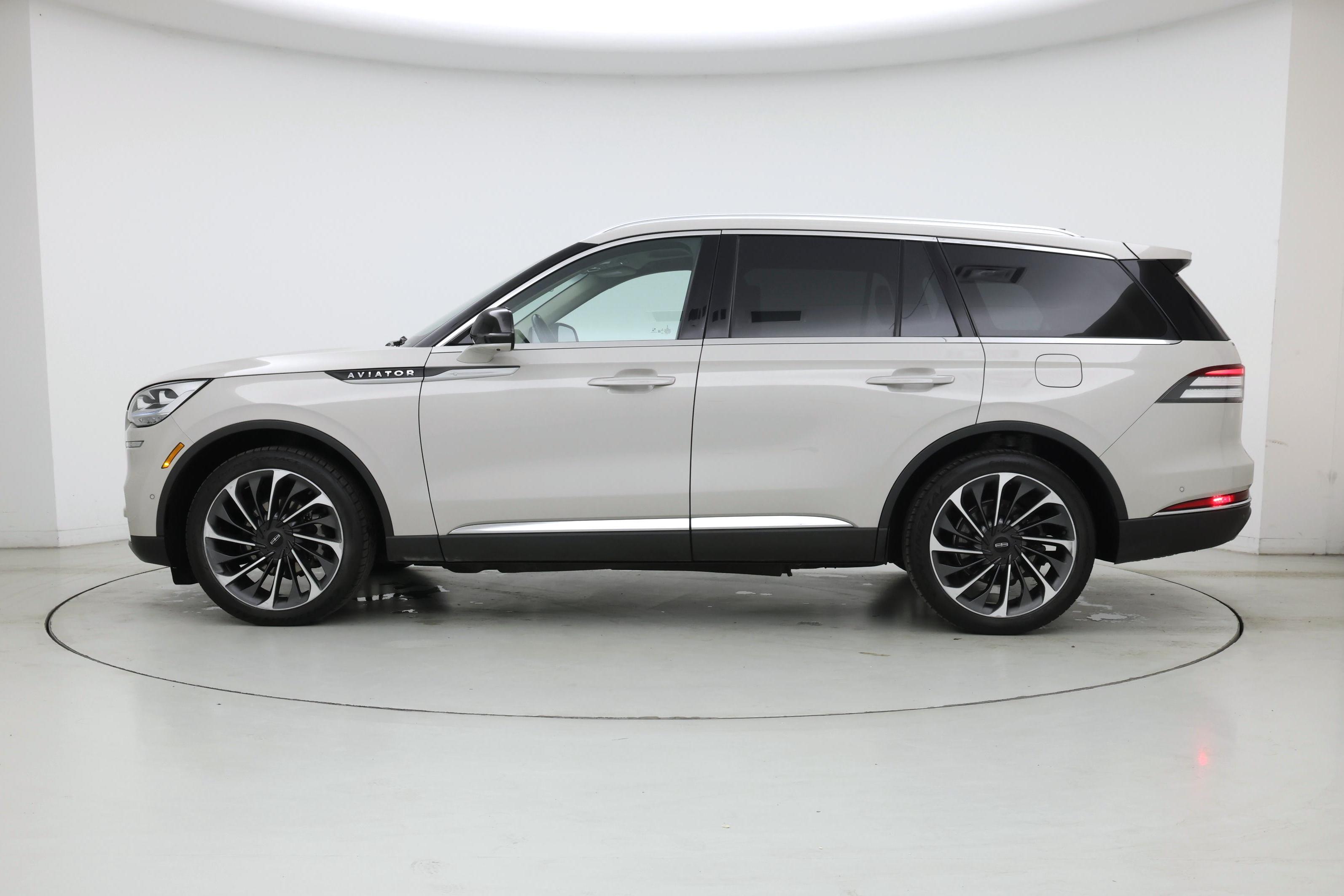 Thumbnail: 2021 Lincoln Aviator - 3