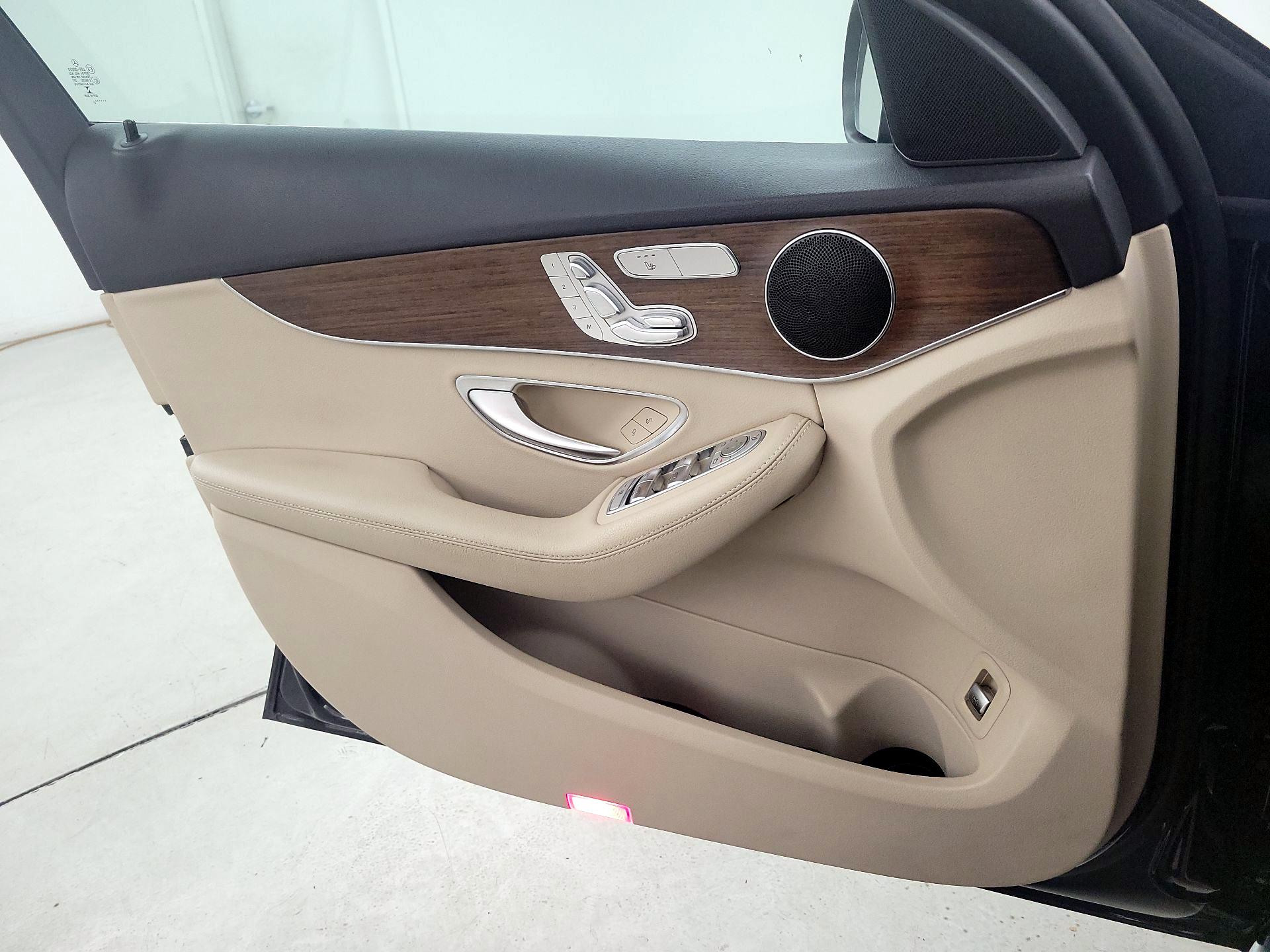 Thumbnail: 2021 Mercedes-Benz C-Class - 12