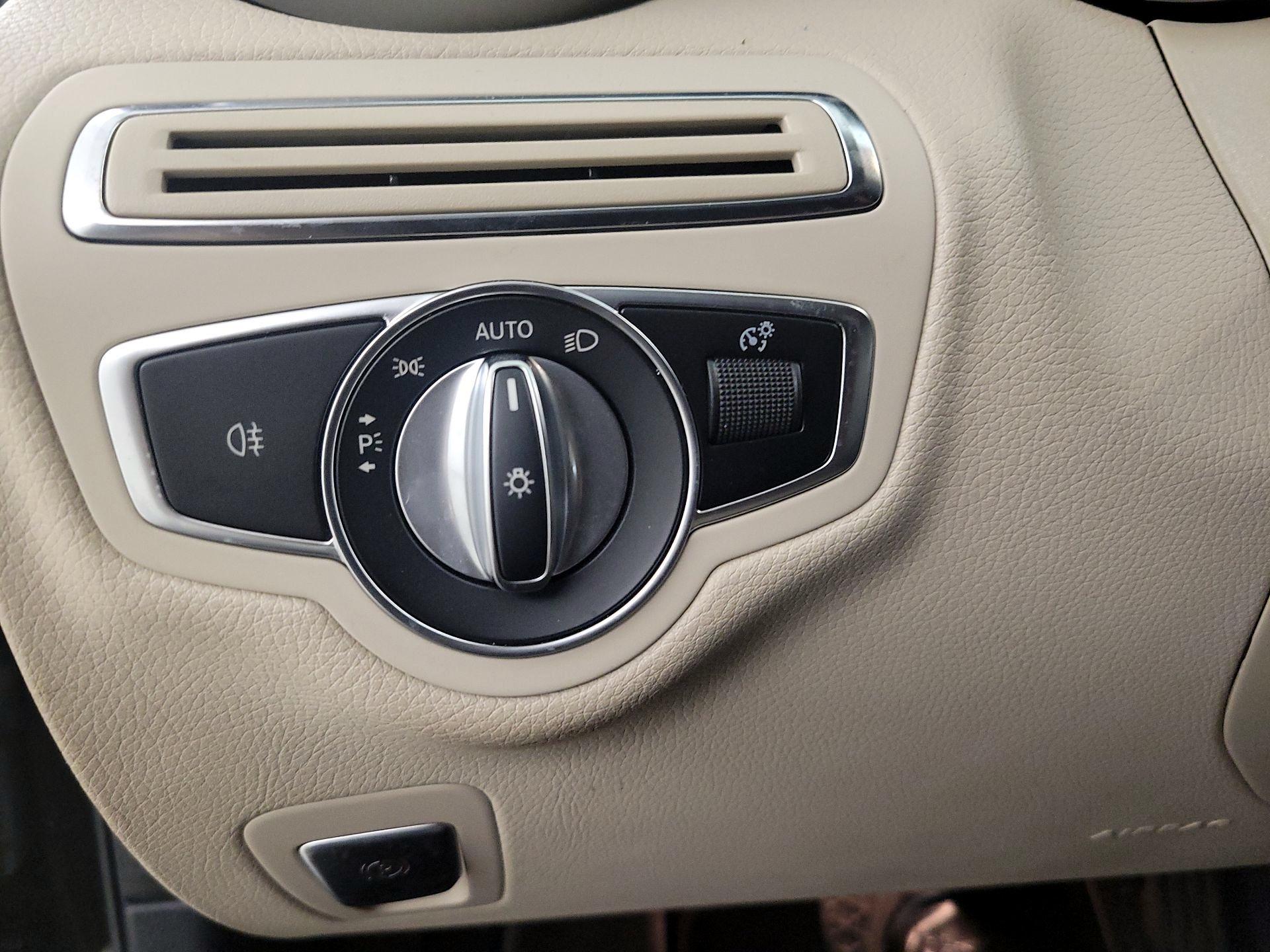 Thumbnail: 2021 Mercedes-Benz C-Class - 13