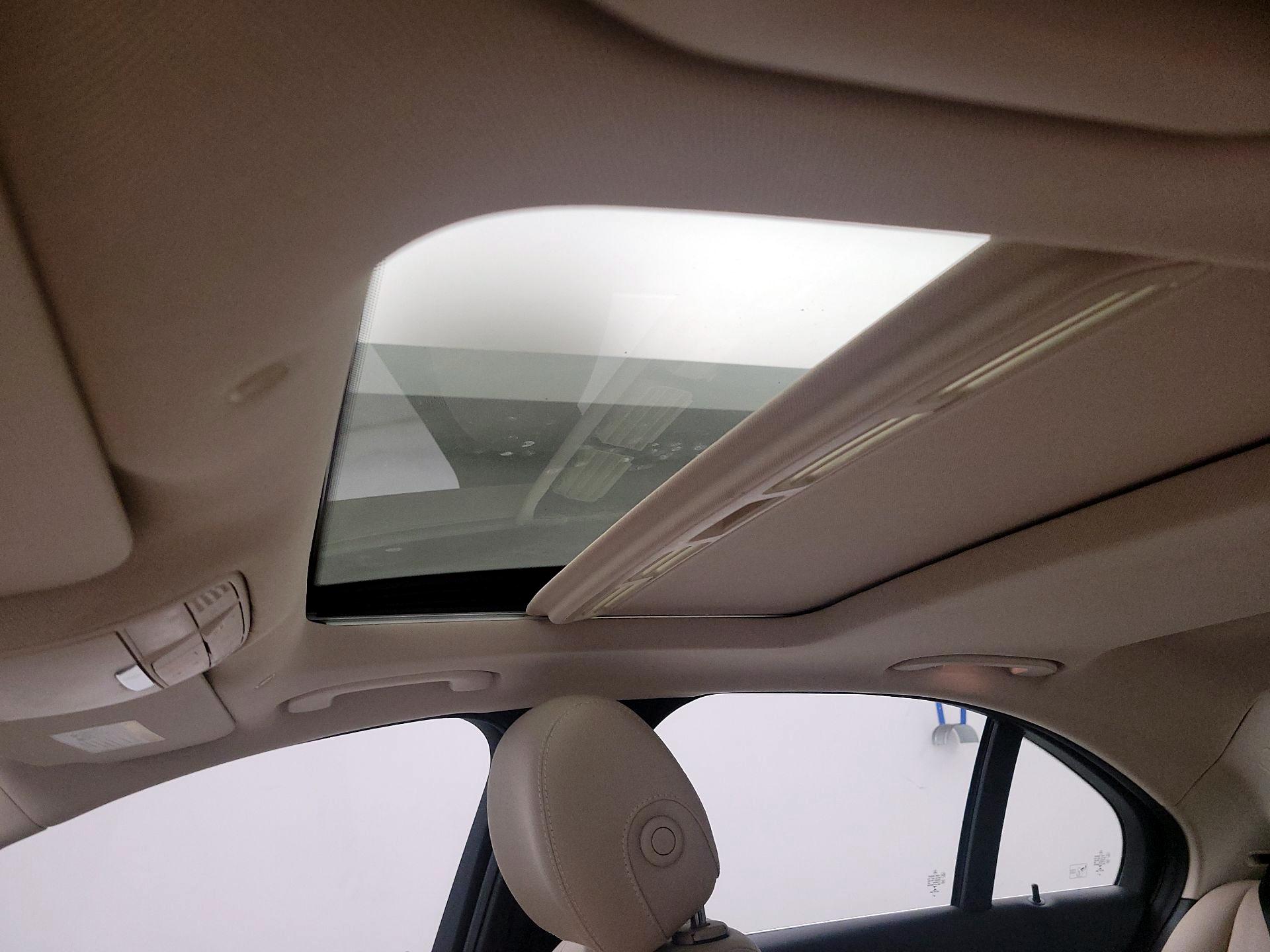 Thumbnail: 2021 Mercedes-Benz C-Class - 19