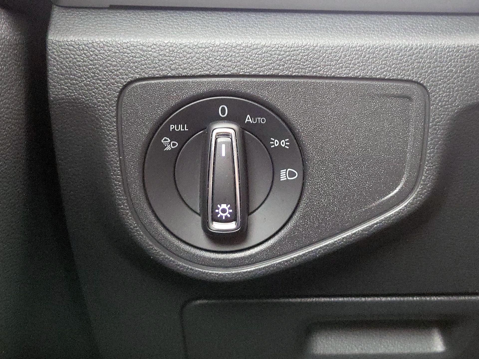 Thumbnail: 2021 Volkswagen Atlas - 13