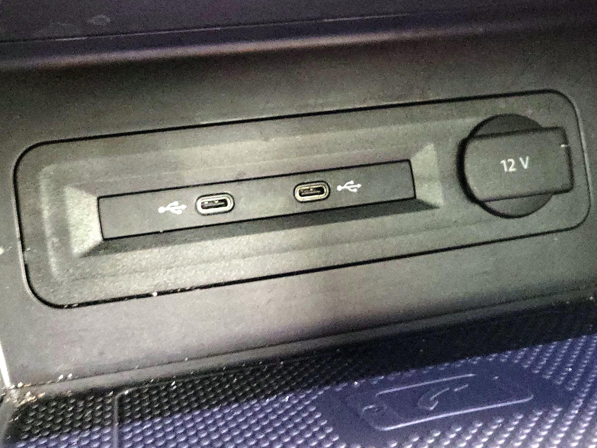 Thumbnail: 2021 Volkswagen Atlas - 18