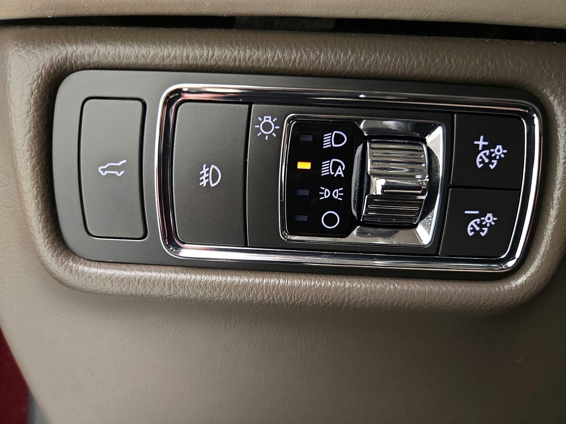 Thumbnail: 2020 Lincoln Aviator - 13