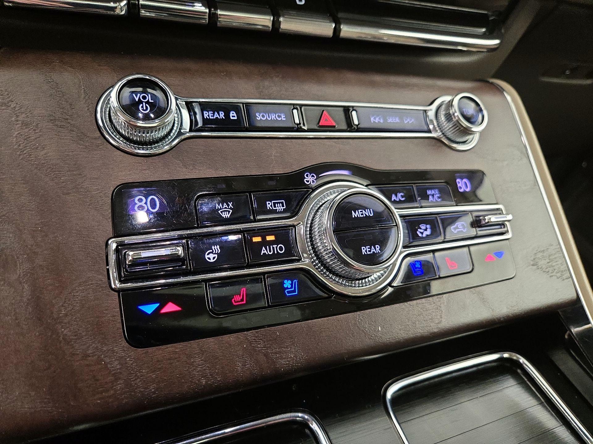 Thumbnail: 2020 Lincoln Aviator - 17