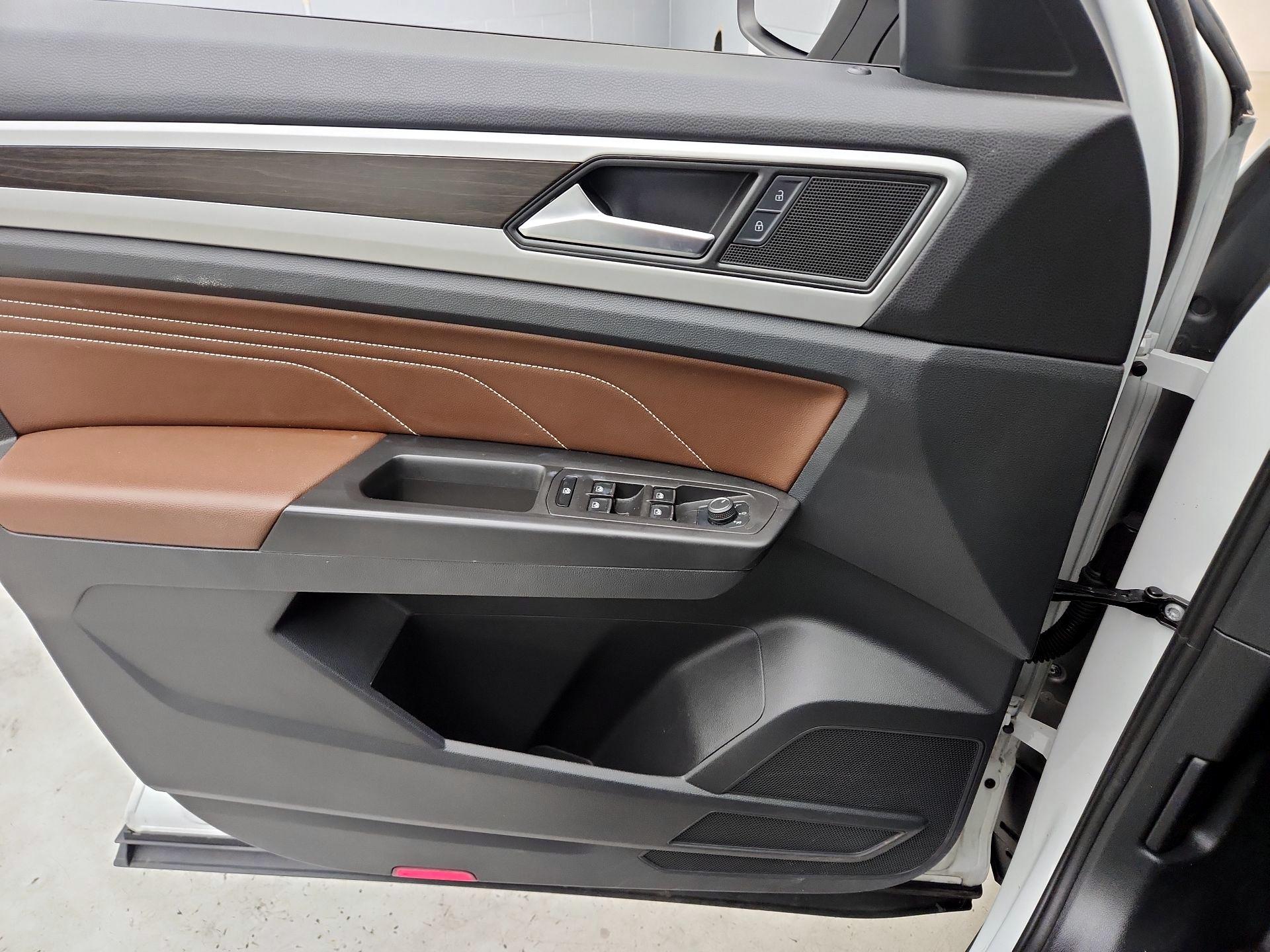 Thumbnail: 2022 Volkswagen Atlas - 12