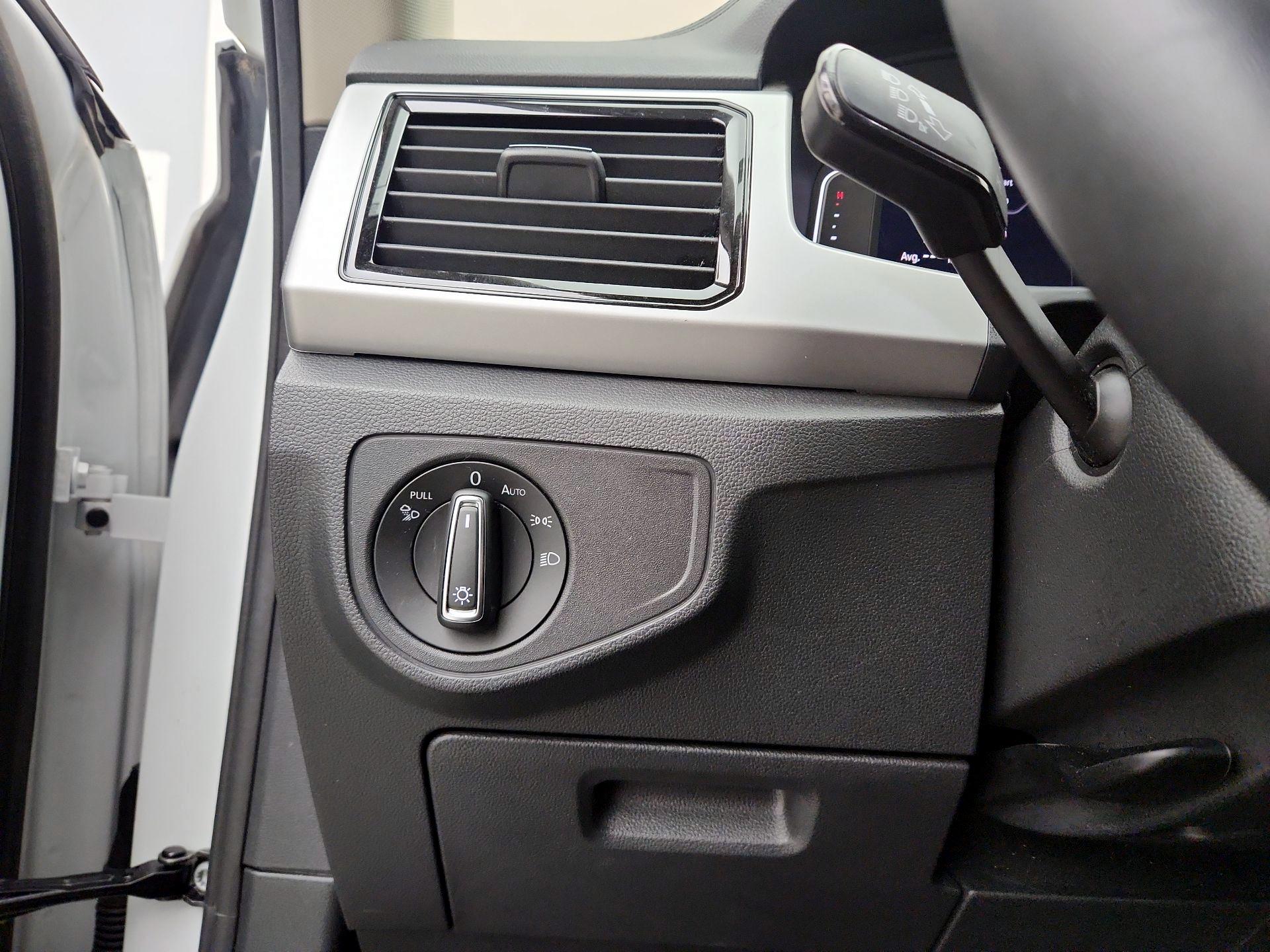 Thumbnail: 2022 Volkswagen Atlas - 13