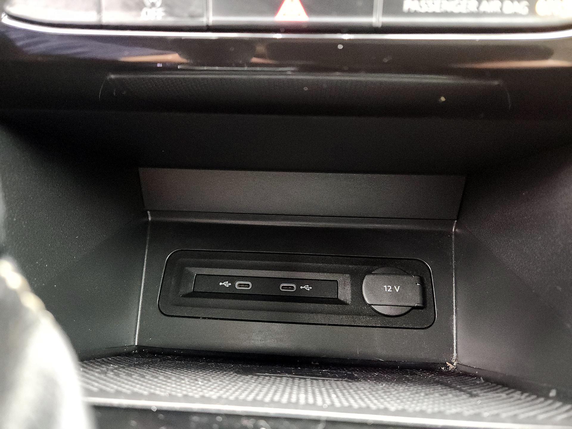 Thumbnail: 2022 Volkswagen Atlas - 18