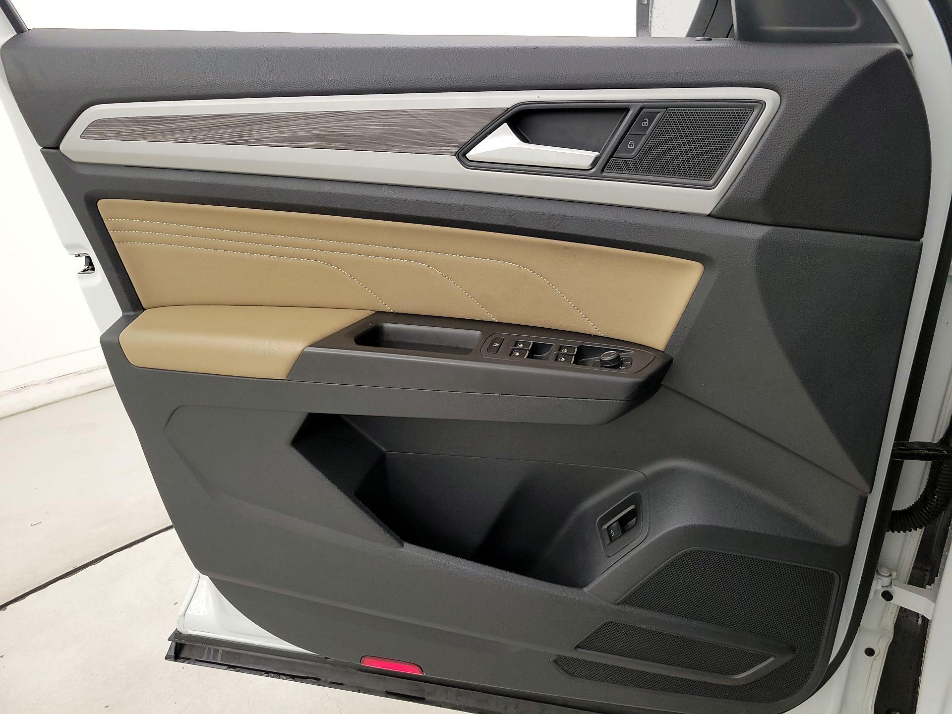 Thumbnail: 2022 Volkswagen Atlas - 12