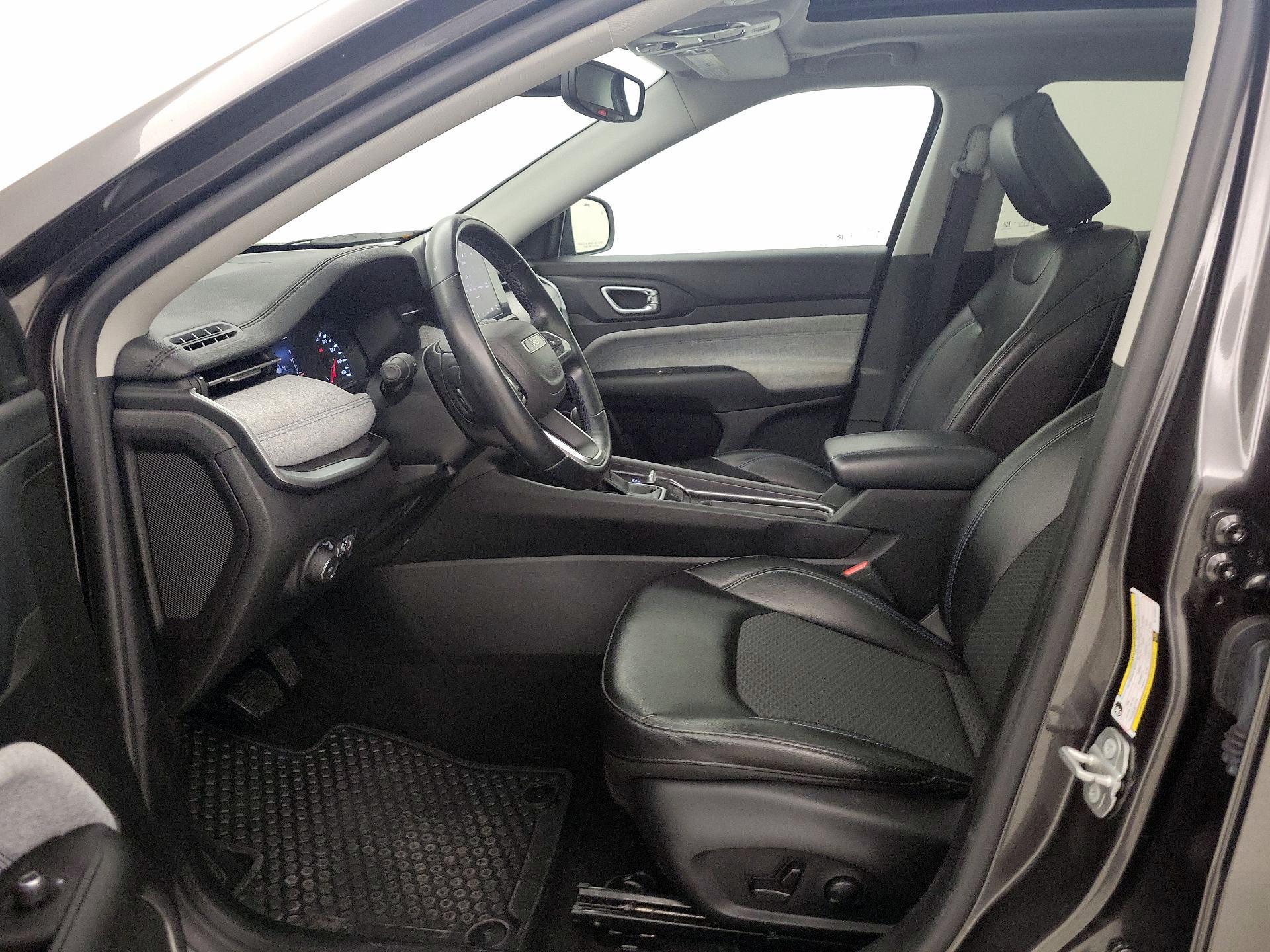 Thumbnail: 2022 Jeep Compass - 11