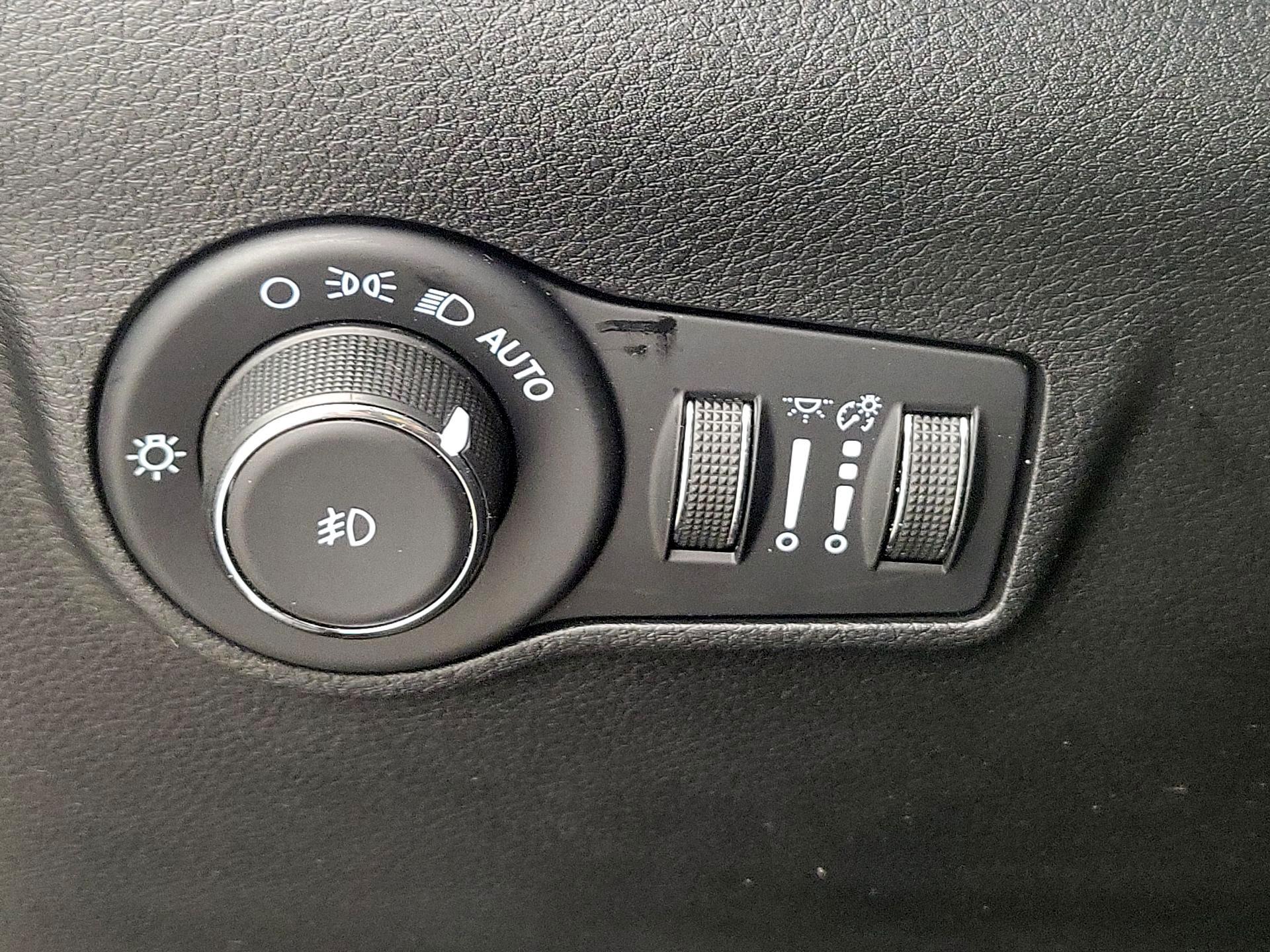 Thumbnail: 2022 Jeep Compass - 13