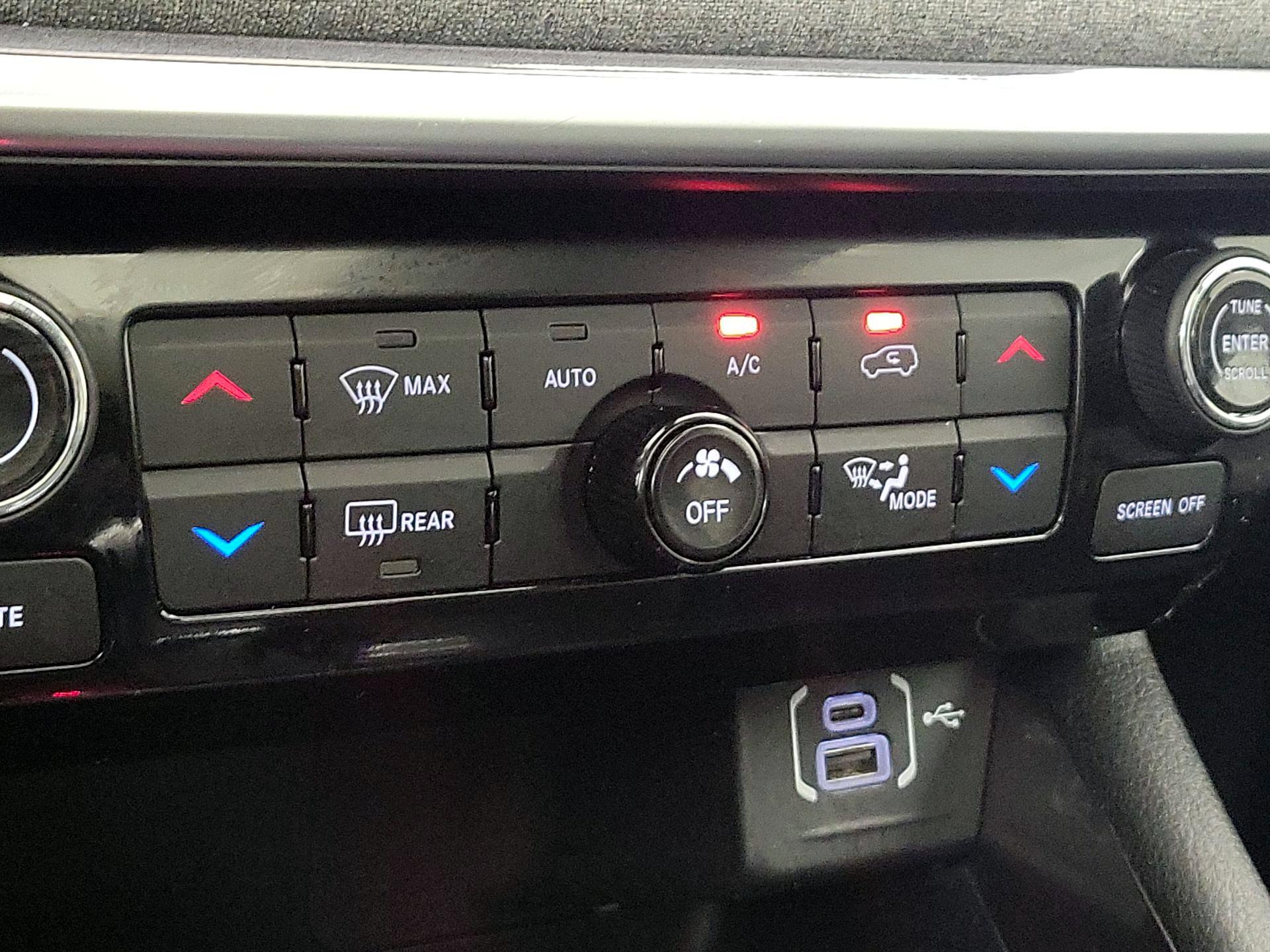 Thumbnail: 2022 Jeep Compass - 16