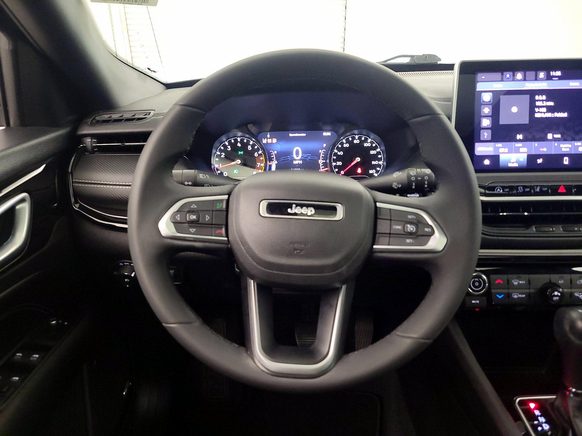 Thumbnail: 2022 Jeep Compass - 10