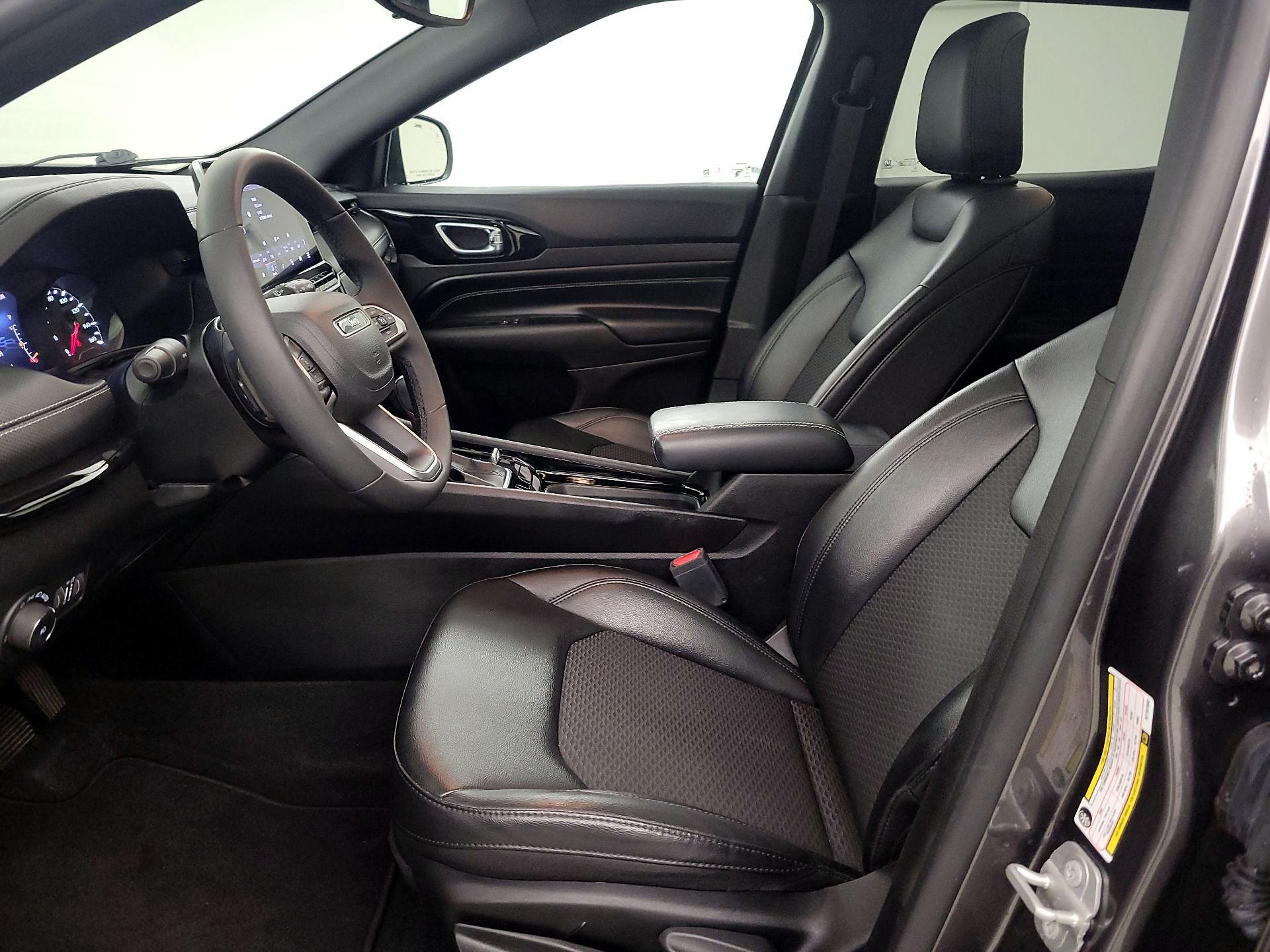 Thumbnail: 2022 Jeep Compass - 11