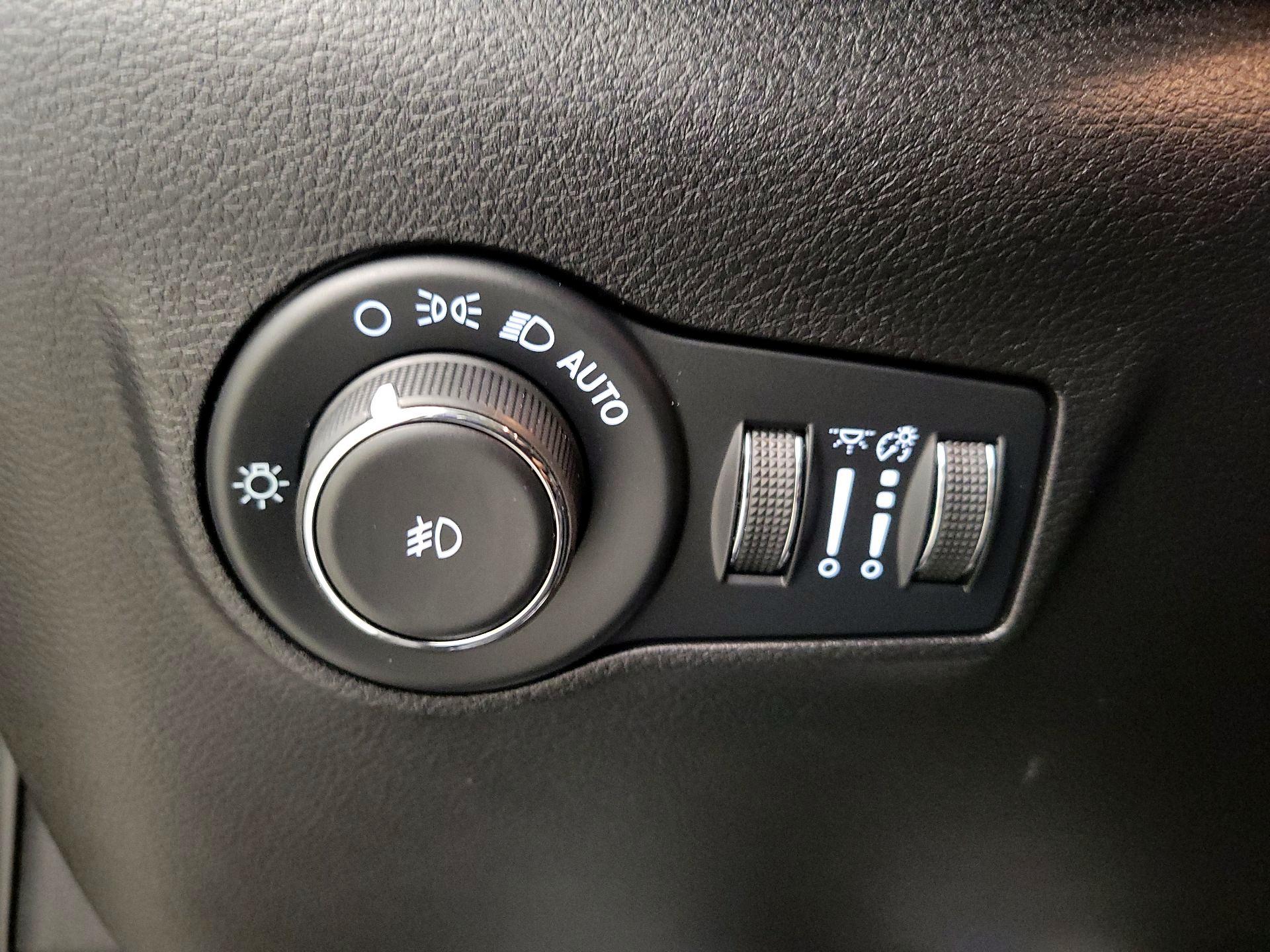 Thumbnail: 2022 Jeep Compass - 13