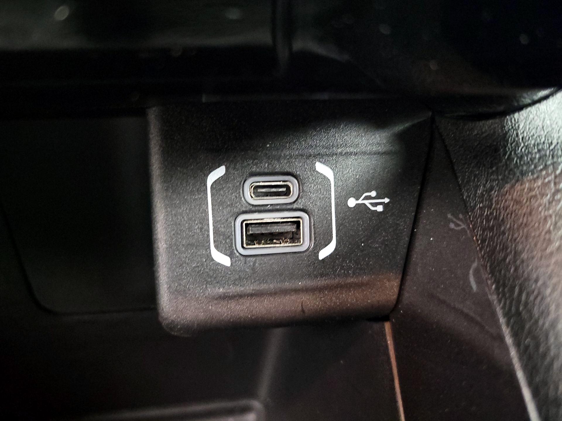 Thumbnail: 2022 Jeep Compass - 18