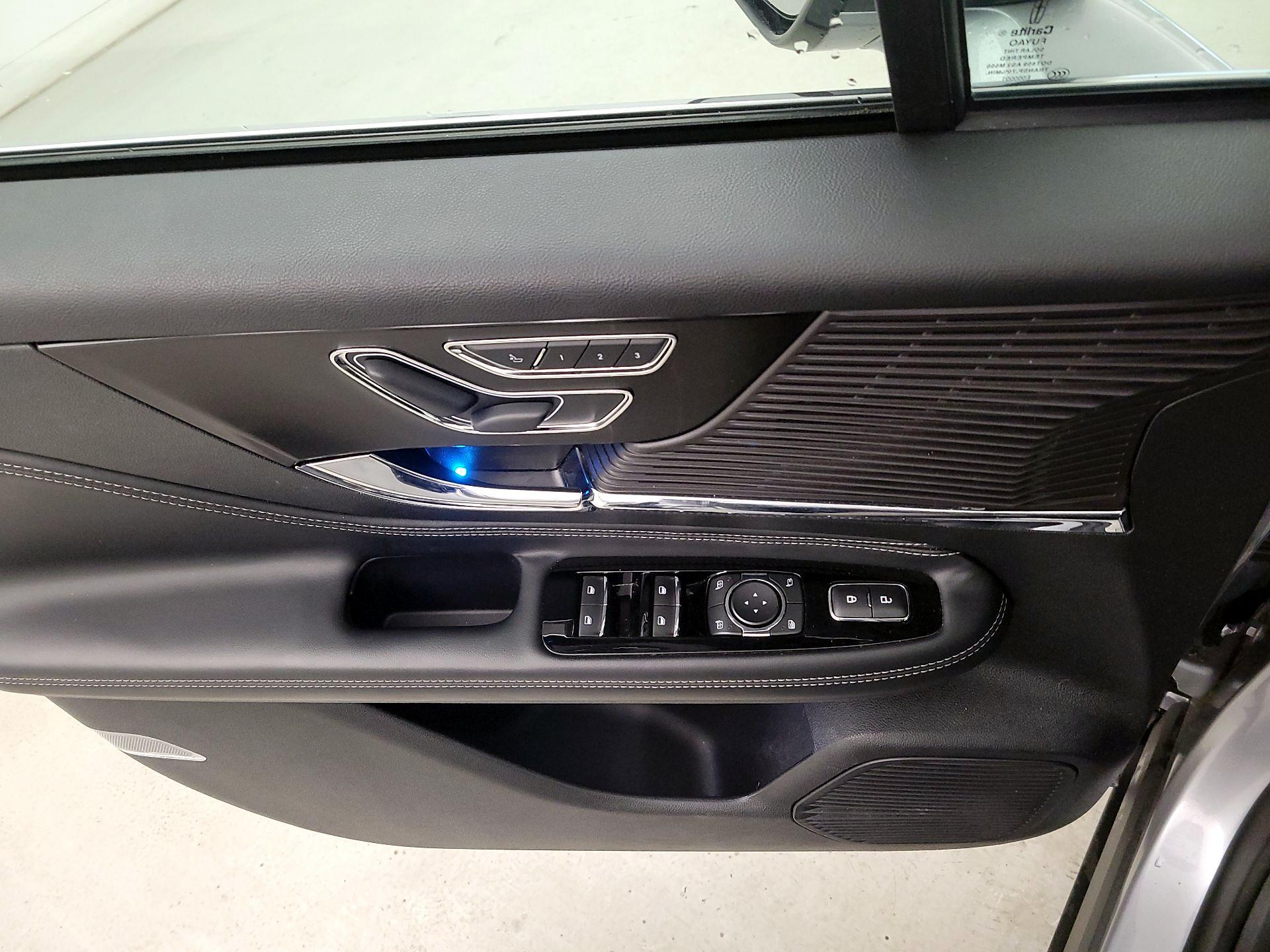 Thumbnail: 2021 Lincoln Corsair - 12