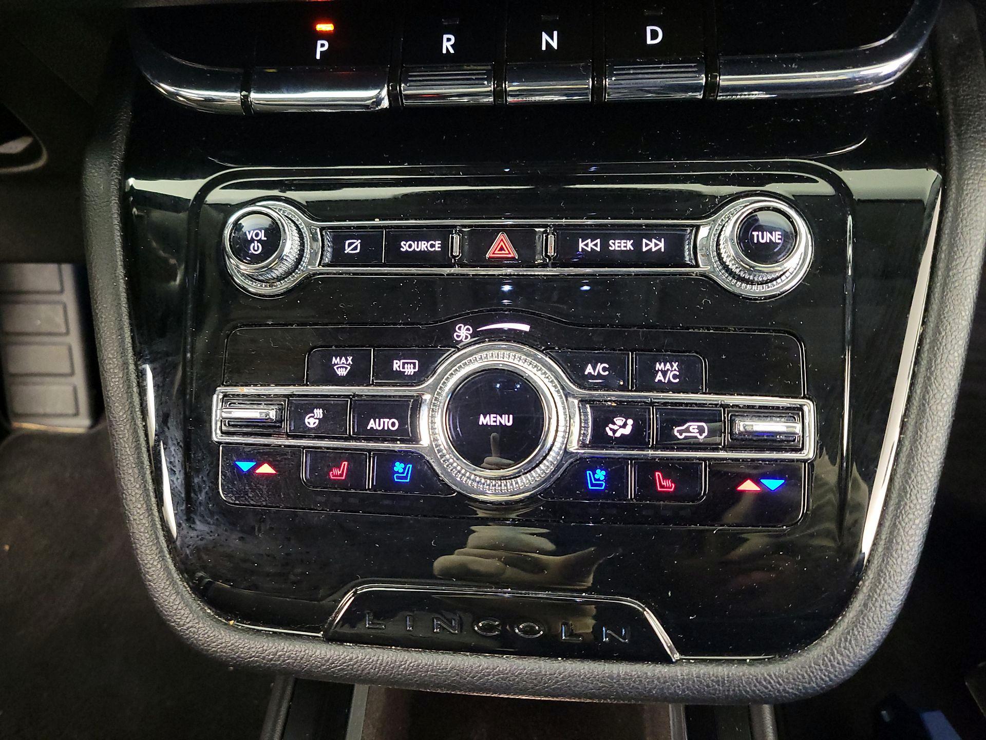 Thumbnail: 2021 Lincoln Corsair - 17