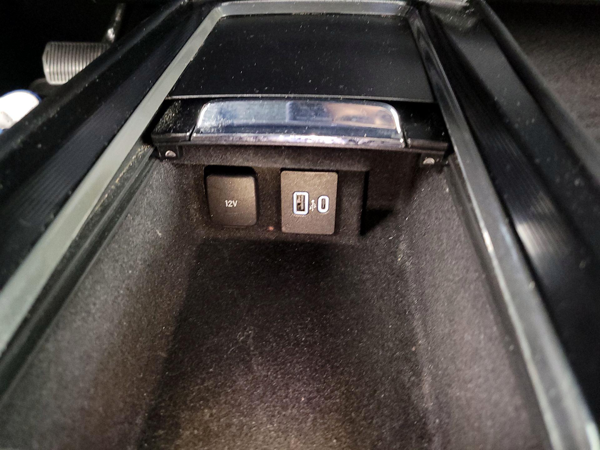 Thumbnail: 2021 Lincoln Corsair - 19