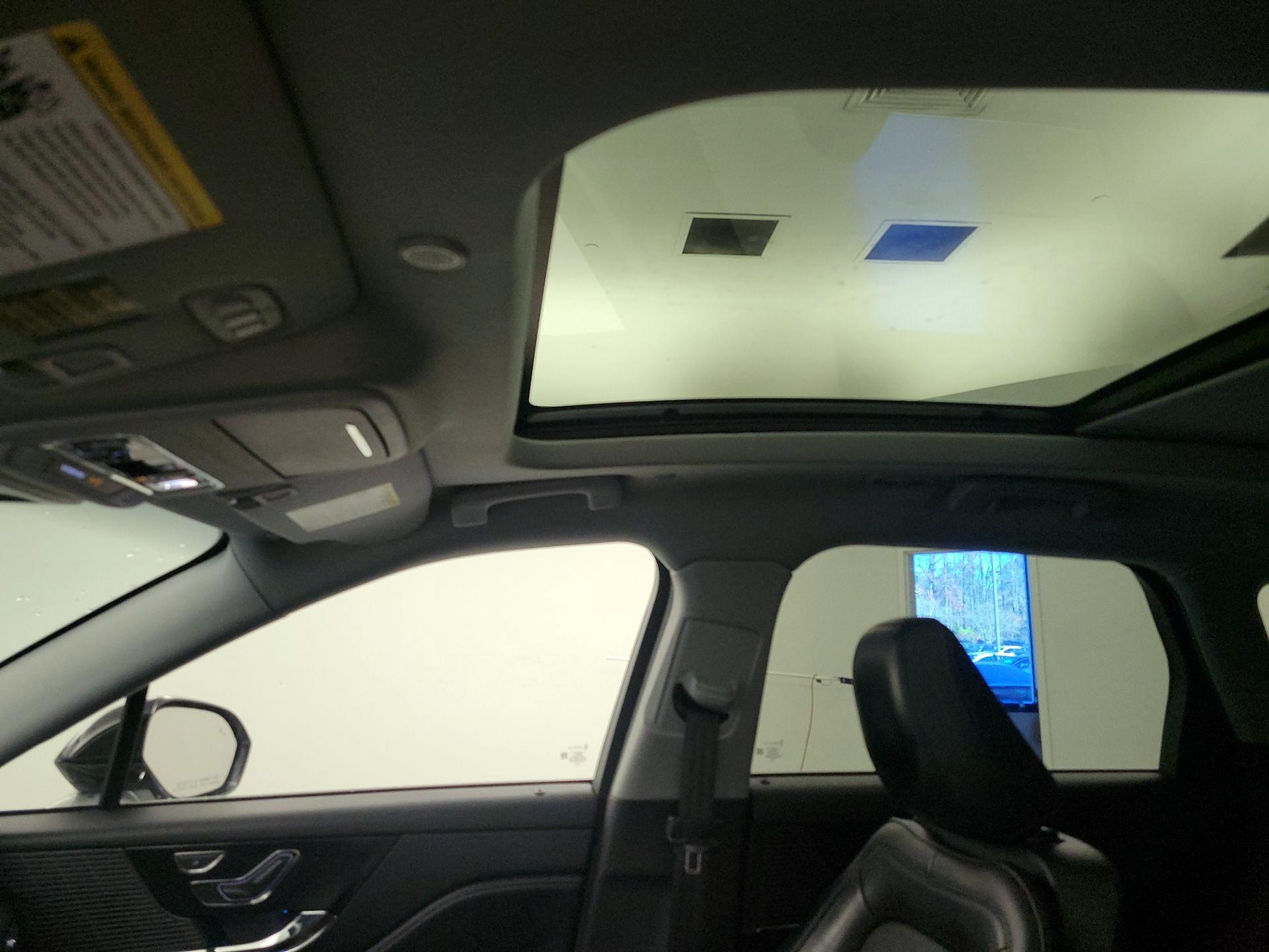 Thumbnail: 2021 Lincoln Corsair - 20