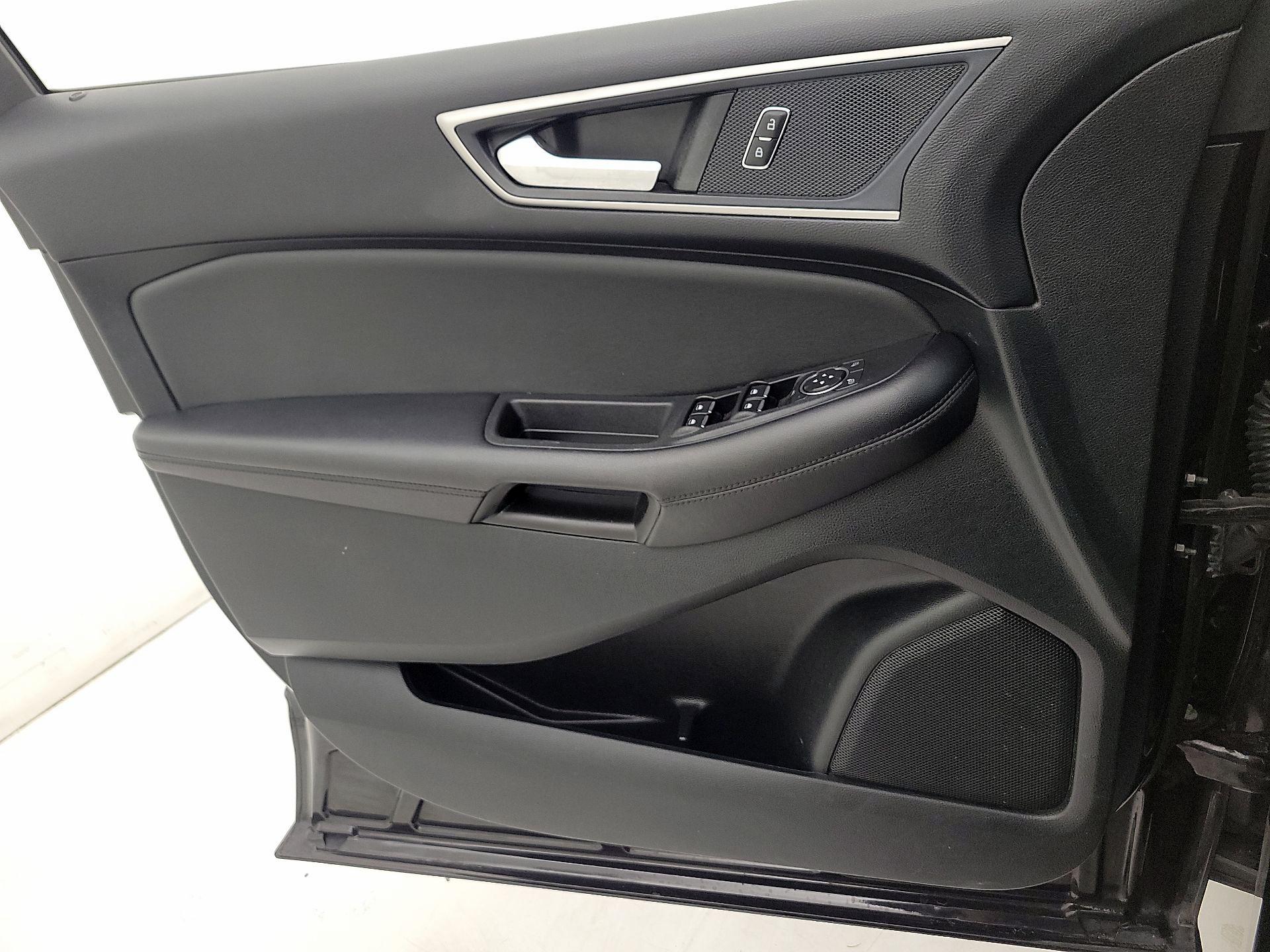 Thumbnail: 2022 Ford Edge - 12