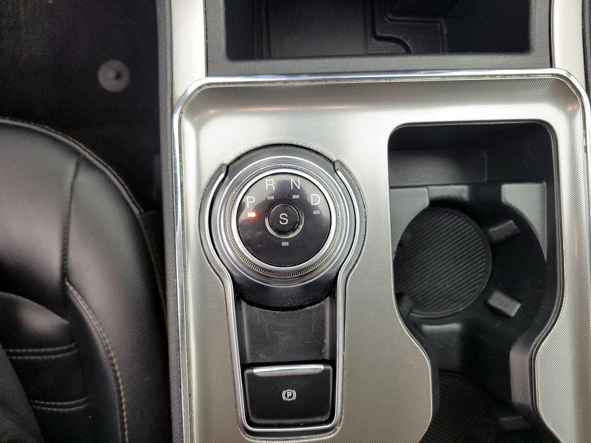 Thumbnail: 2022 Ford Edge - 17