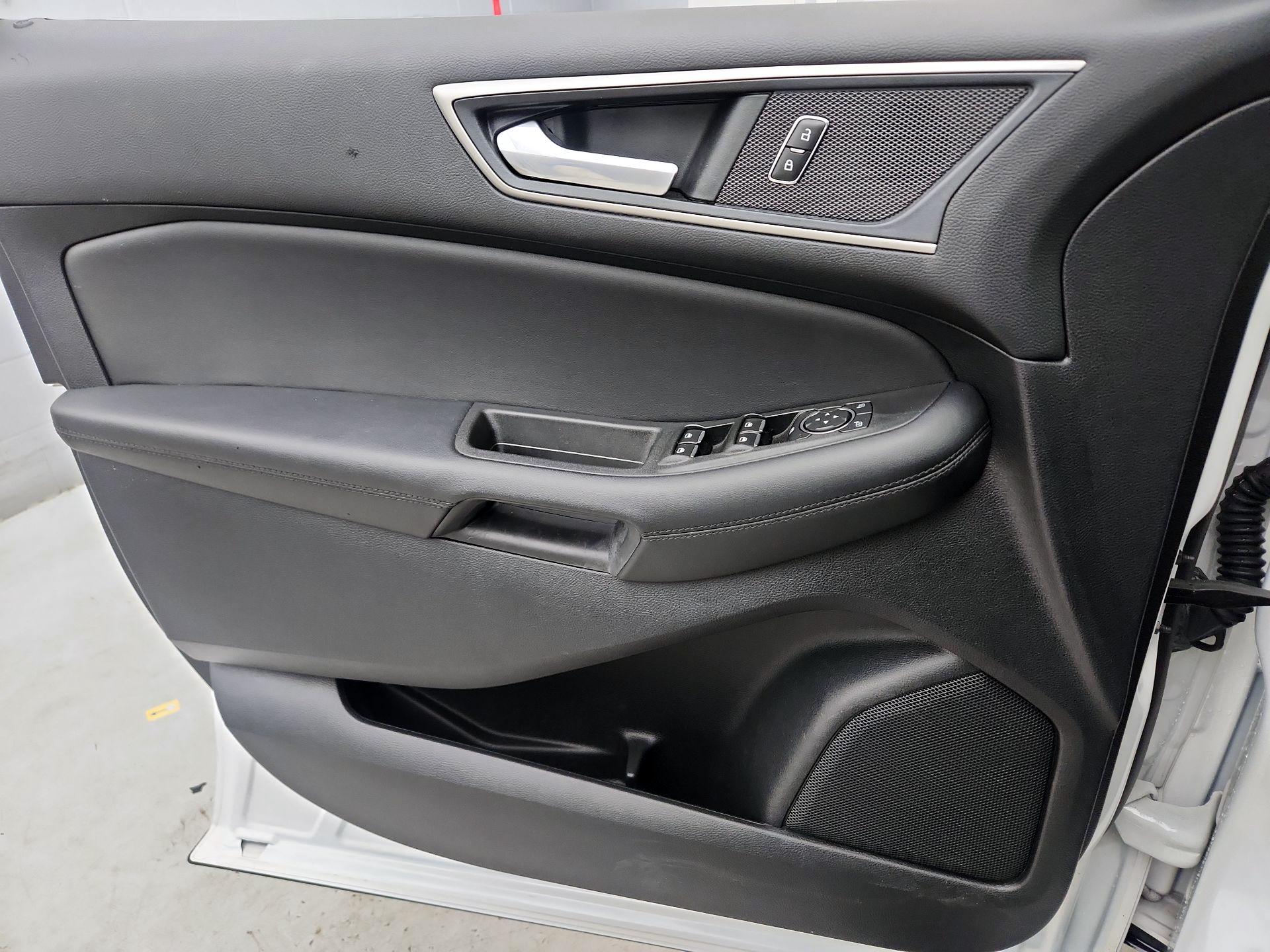 Thumbnail: 2022 Ford Edge - 12