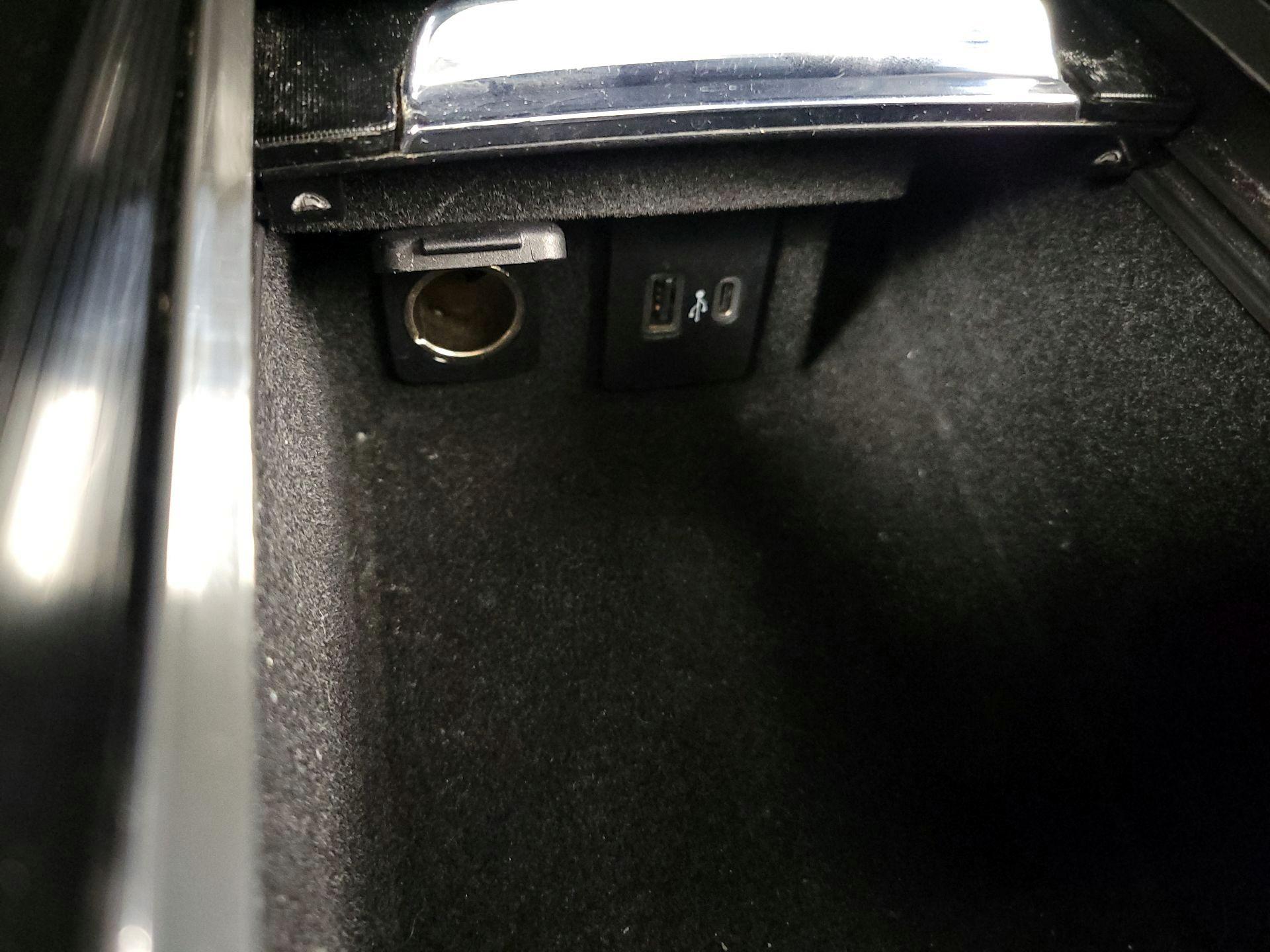 Thumbnail: 2021 Lincoln Corsair - 19