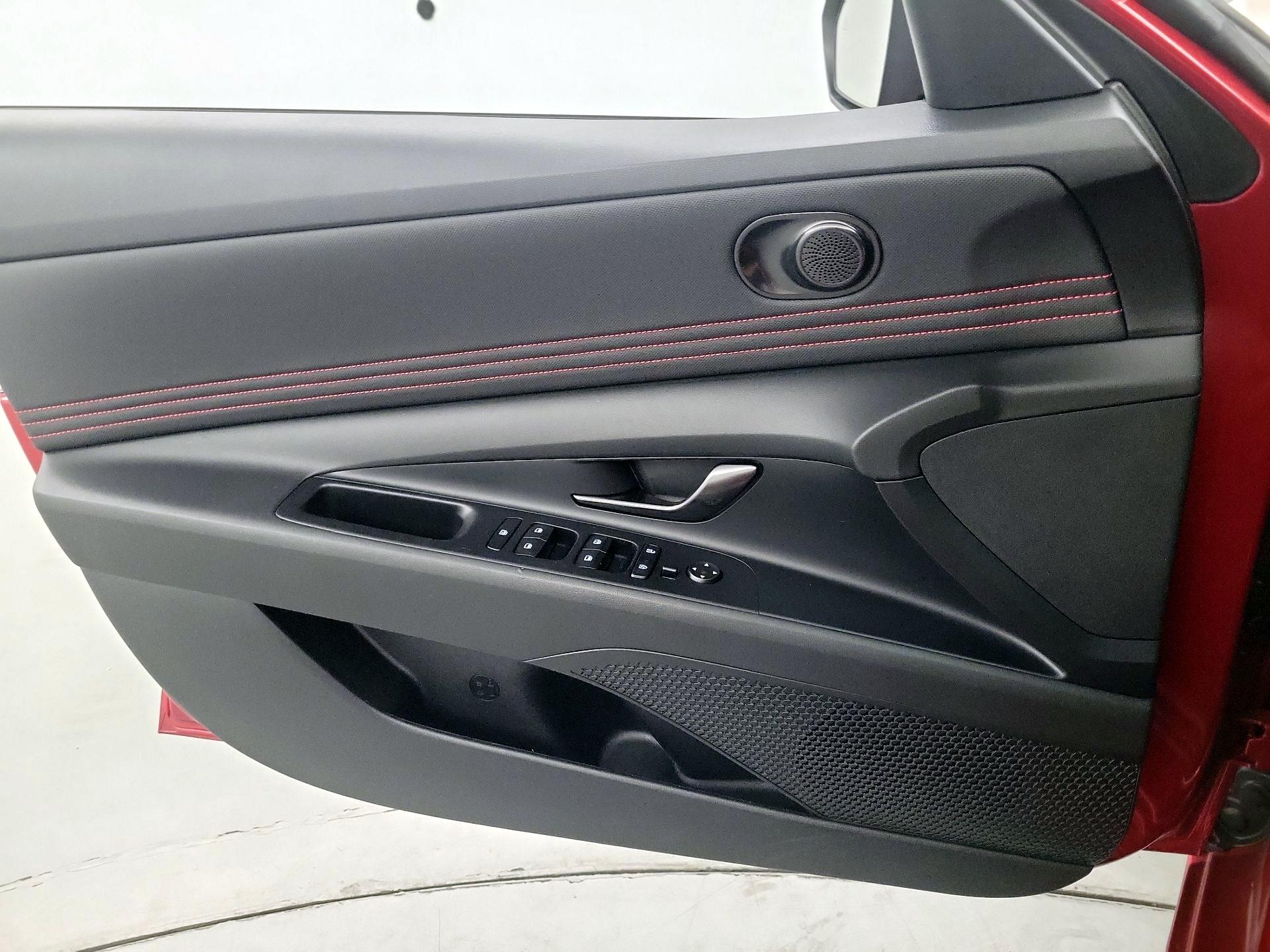 Thumbnail: 2023 Hyundai Elantra - 10