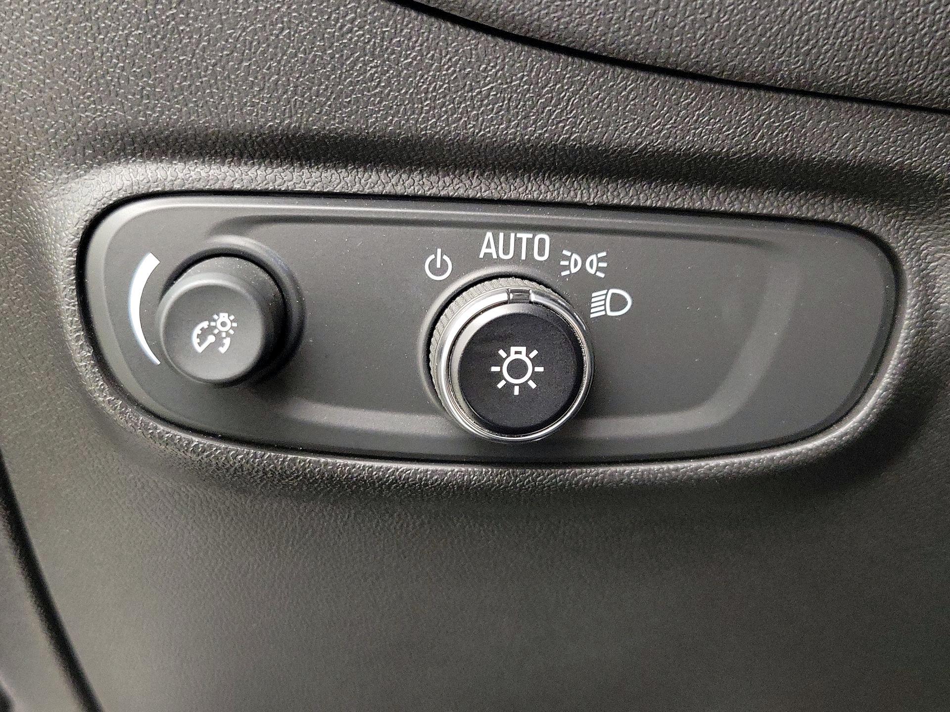 Thumbnail: 2022 Chevrolet Equinox - 13