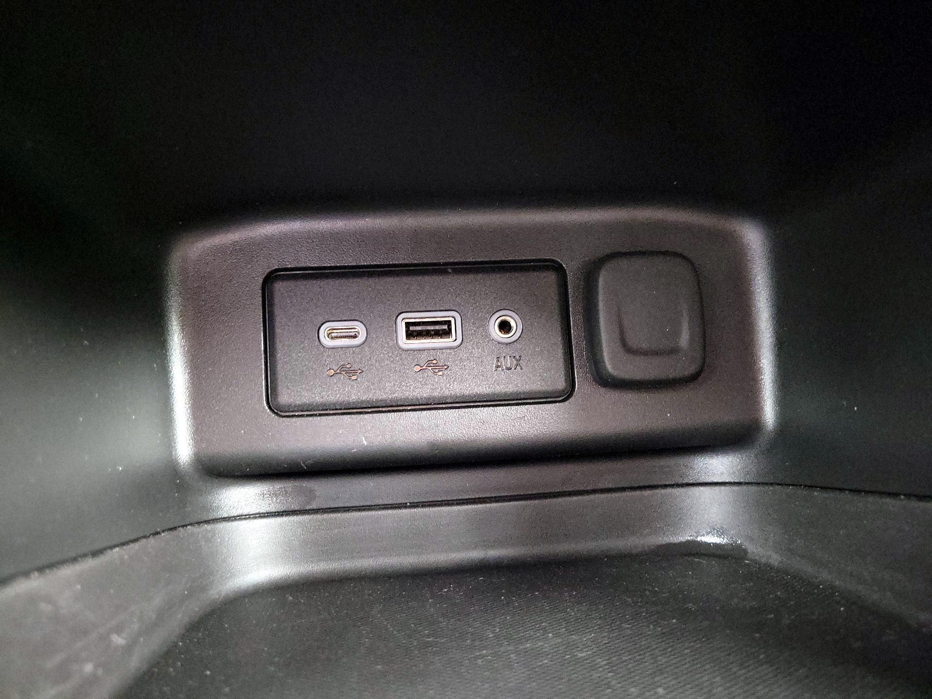 Thumbnail: 2022 Chevrolet Equinox - 18